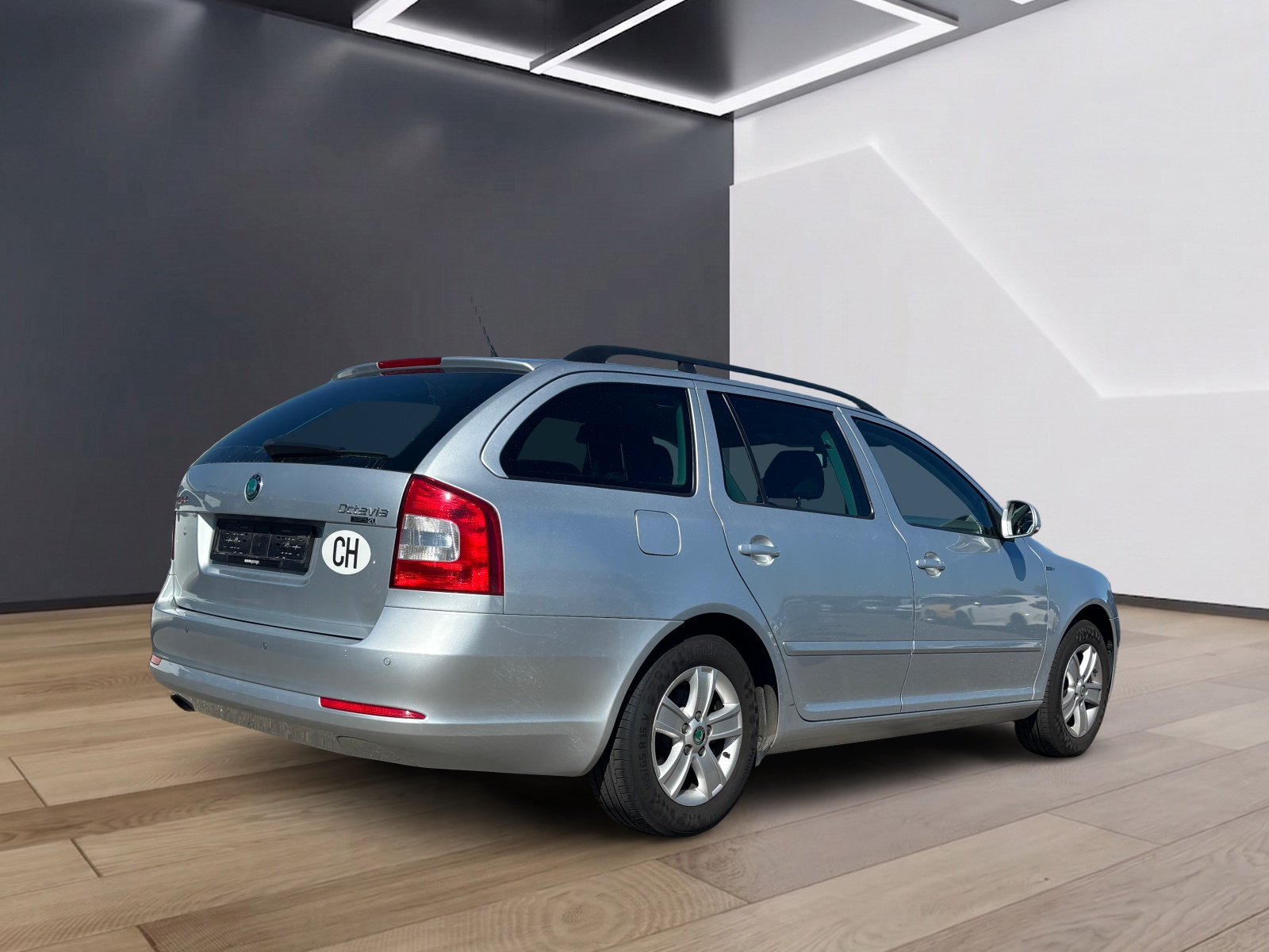 SKODA Octavia Combi 2.0 TDI Twenty20 4x4-image-3