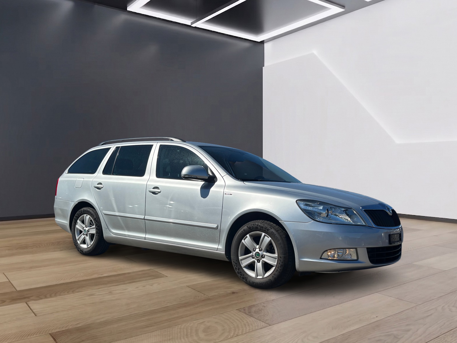SKODA Octavia Combi 2.0 TDI Twenty20 4x4-image-2
