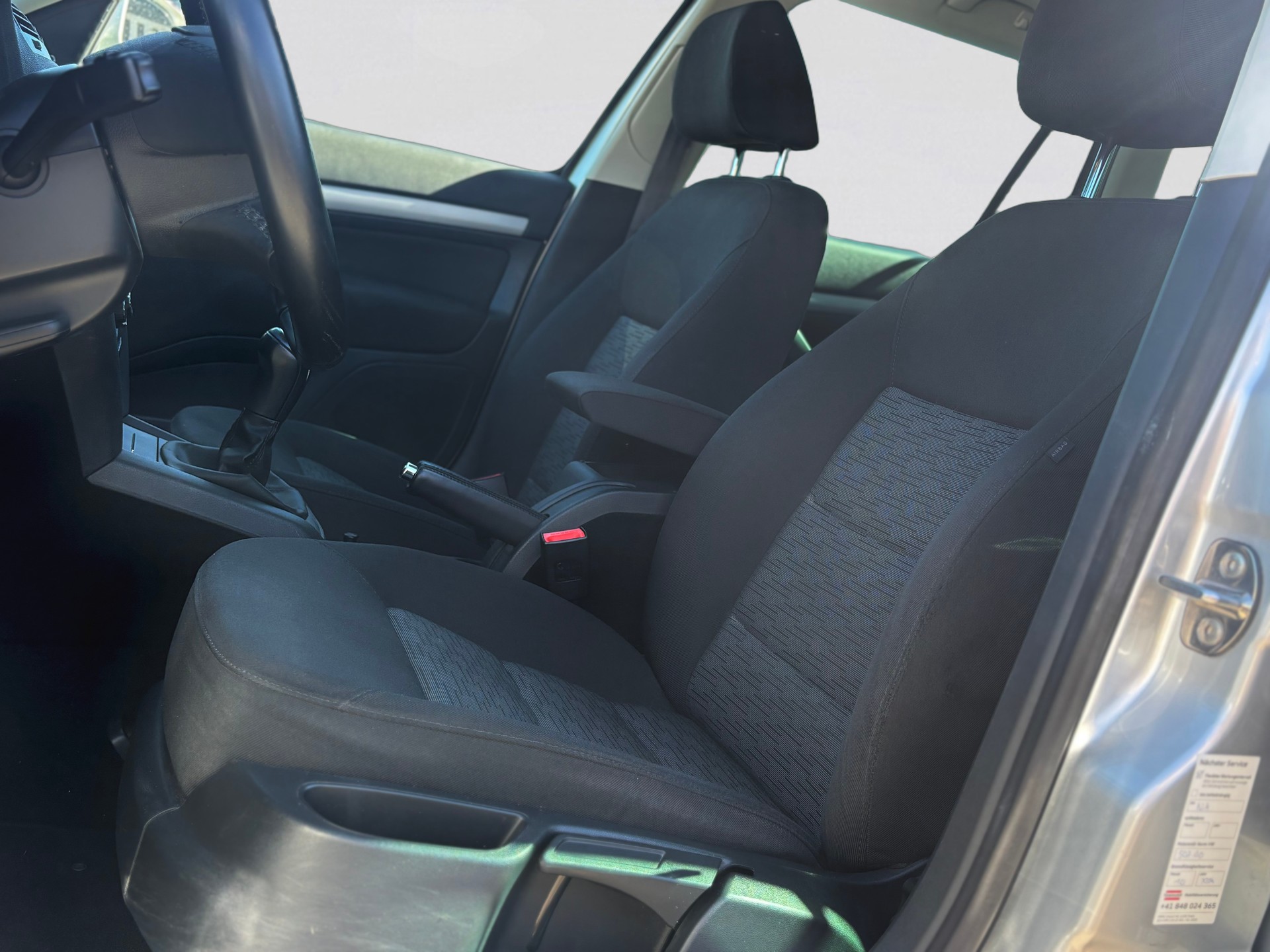 SKODA Octavia Combi 2.0 TDI Twenty20 4x4-image-8
