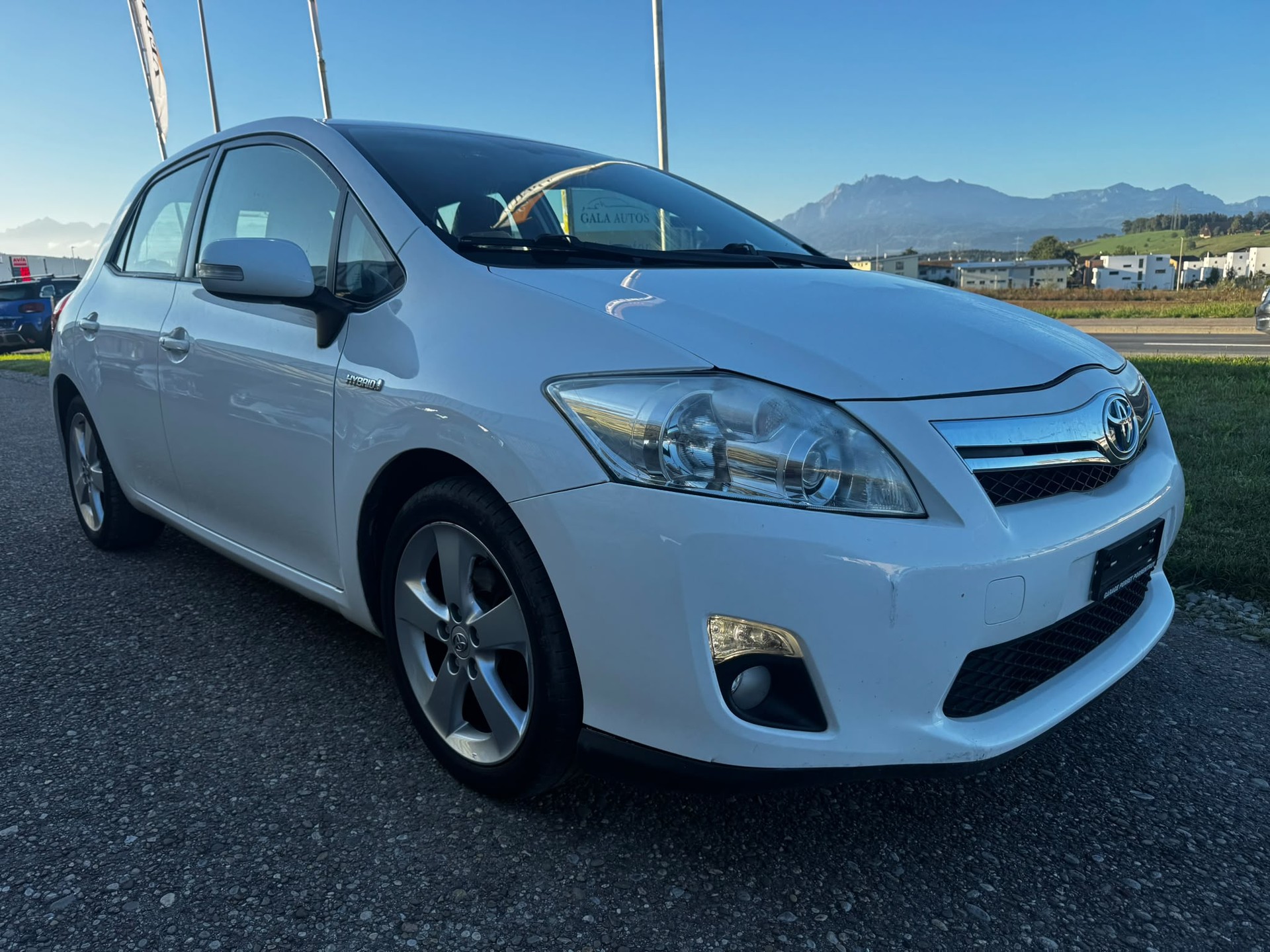 TOYOTA Auris 1.8 16V HSD Linea Sol-image-2