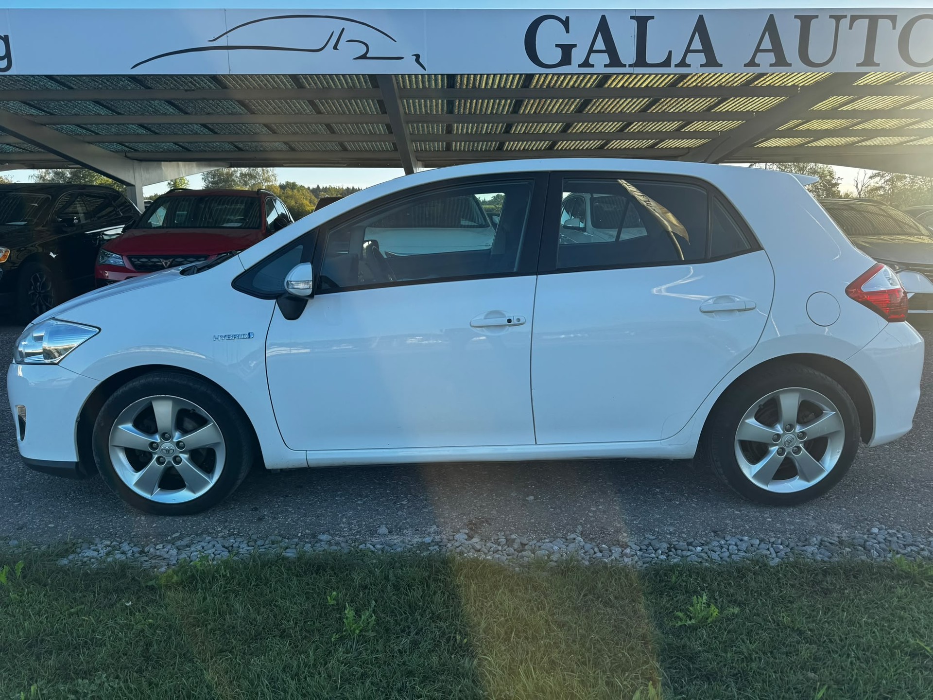 TOYOTA Auris 1.8 16V HSD Linea Sol-image-7
