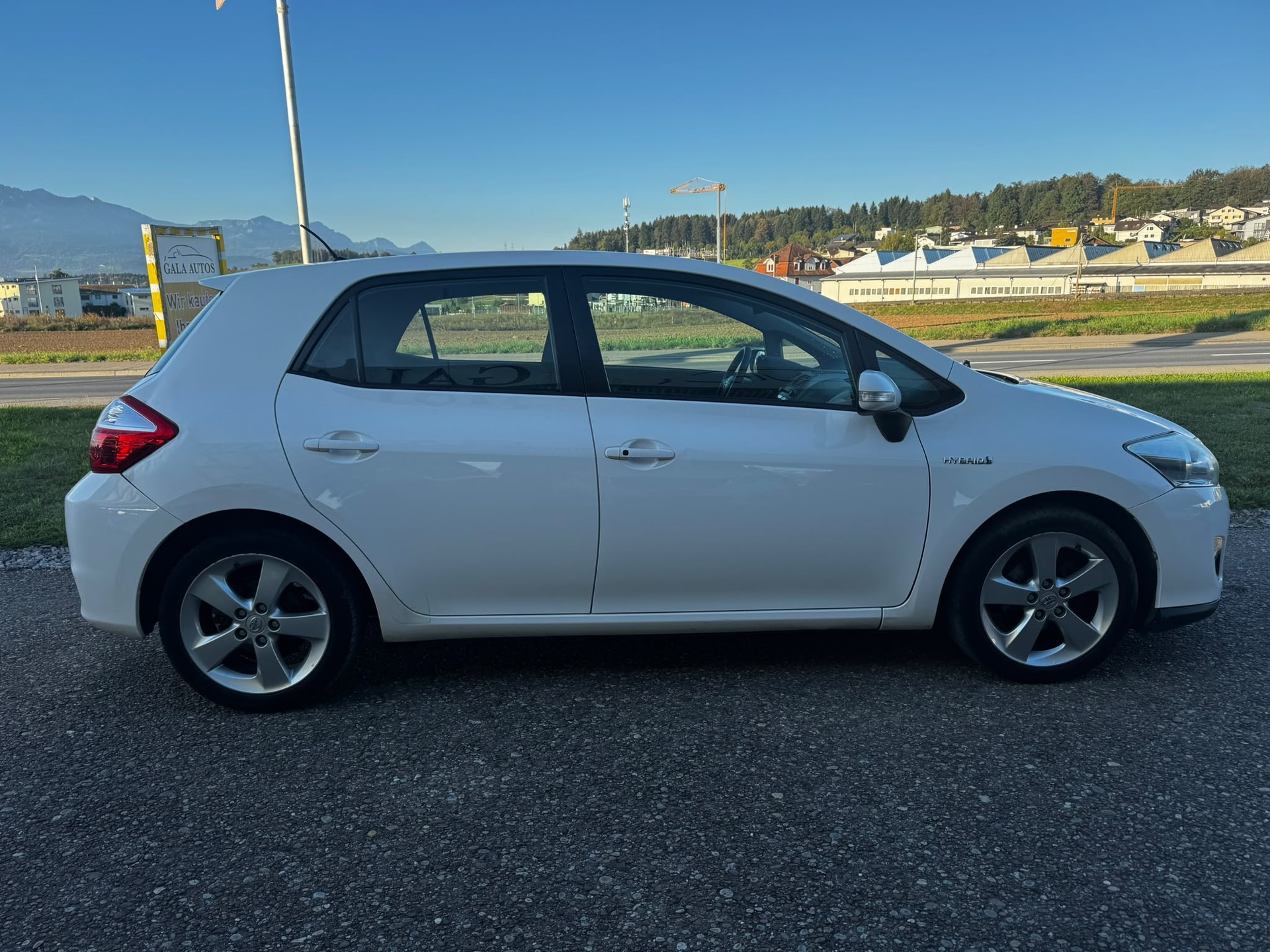 TOYOTA Auris 1.8 16V HSD Linea Sol-image-3