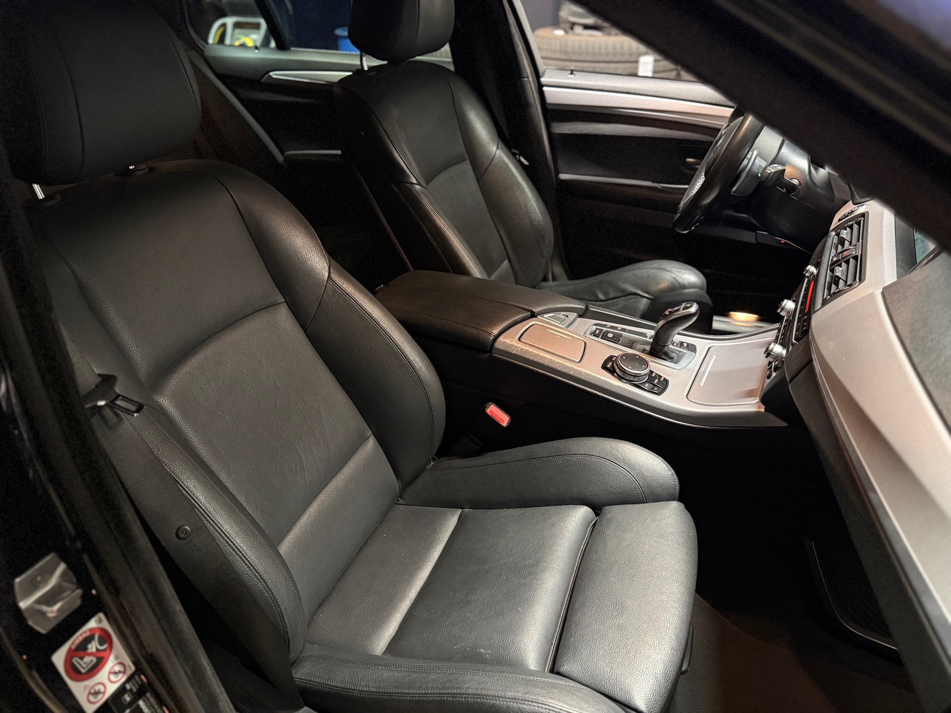 BMW 530d Touring xDrive M Sport Steptronic-image-7