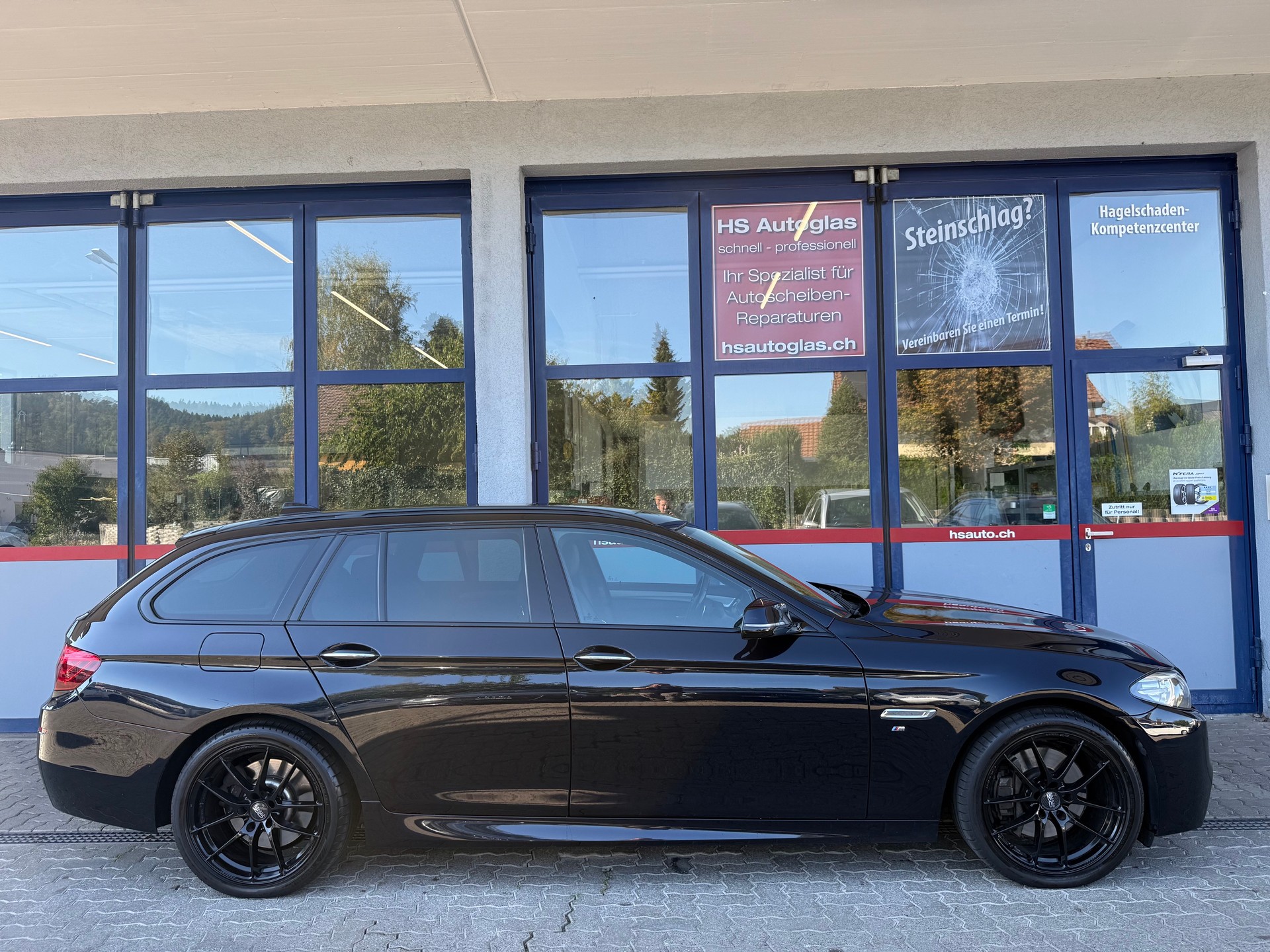BMW 530d Touring xDrive M Sport Steptronic-image-1