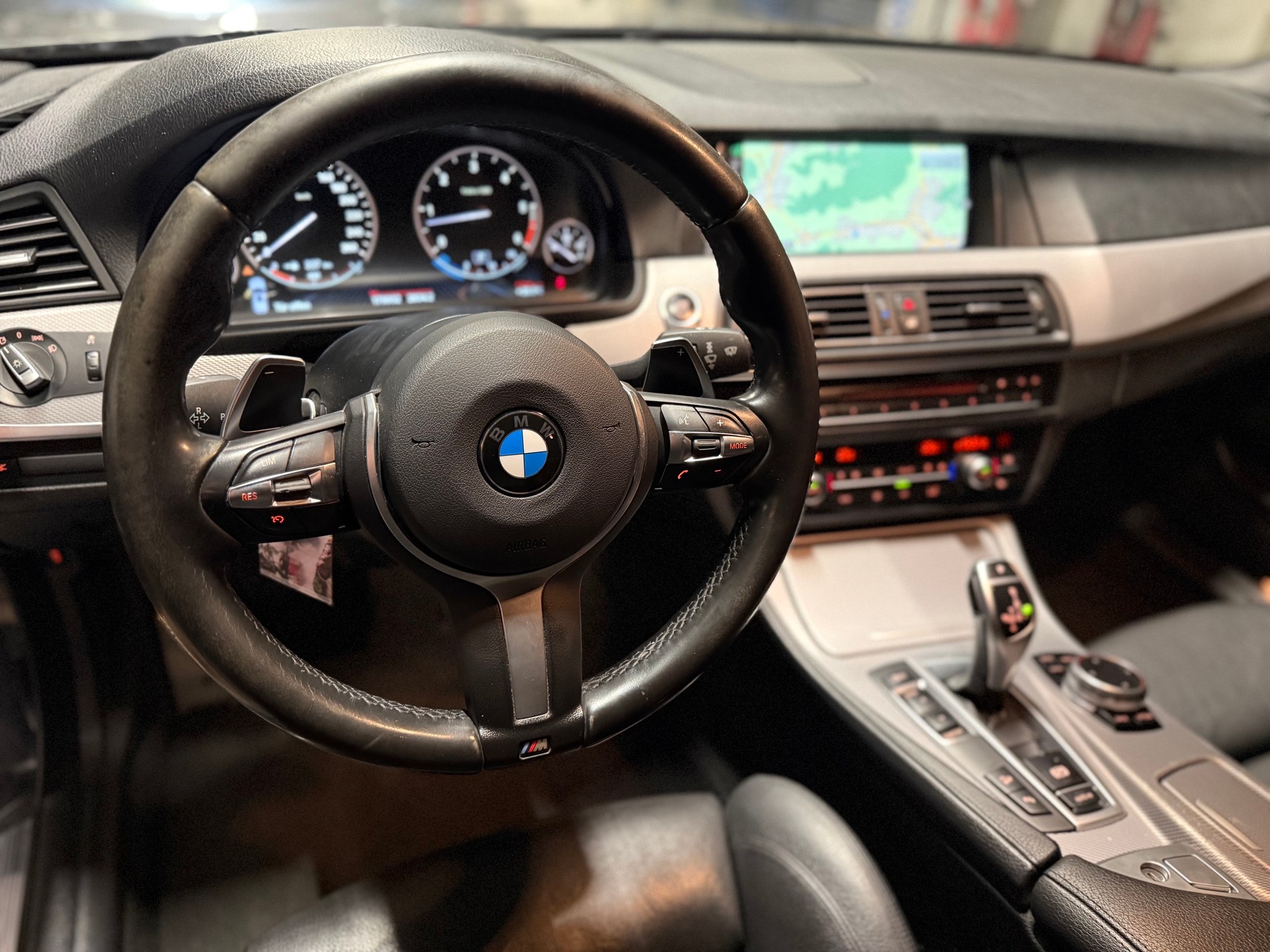 BMW 530d Touring xDrive M Sport Steptronic-image-8