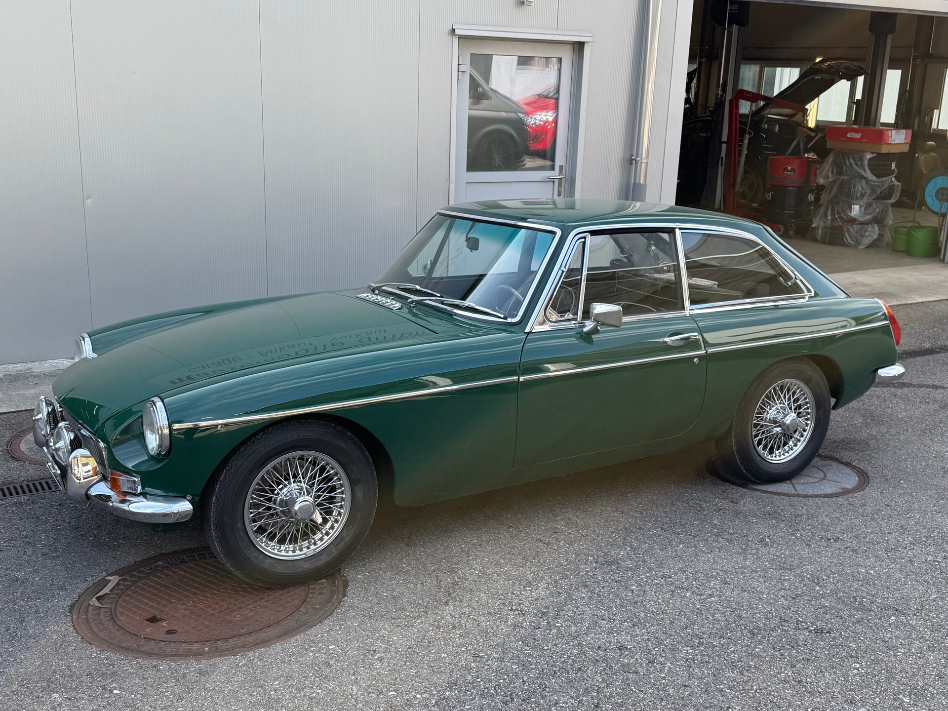 MG MGB GT-image-1