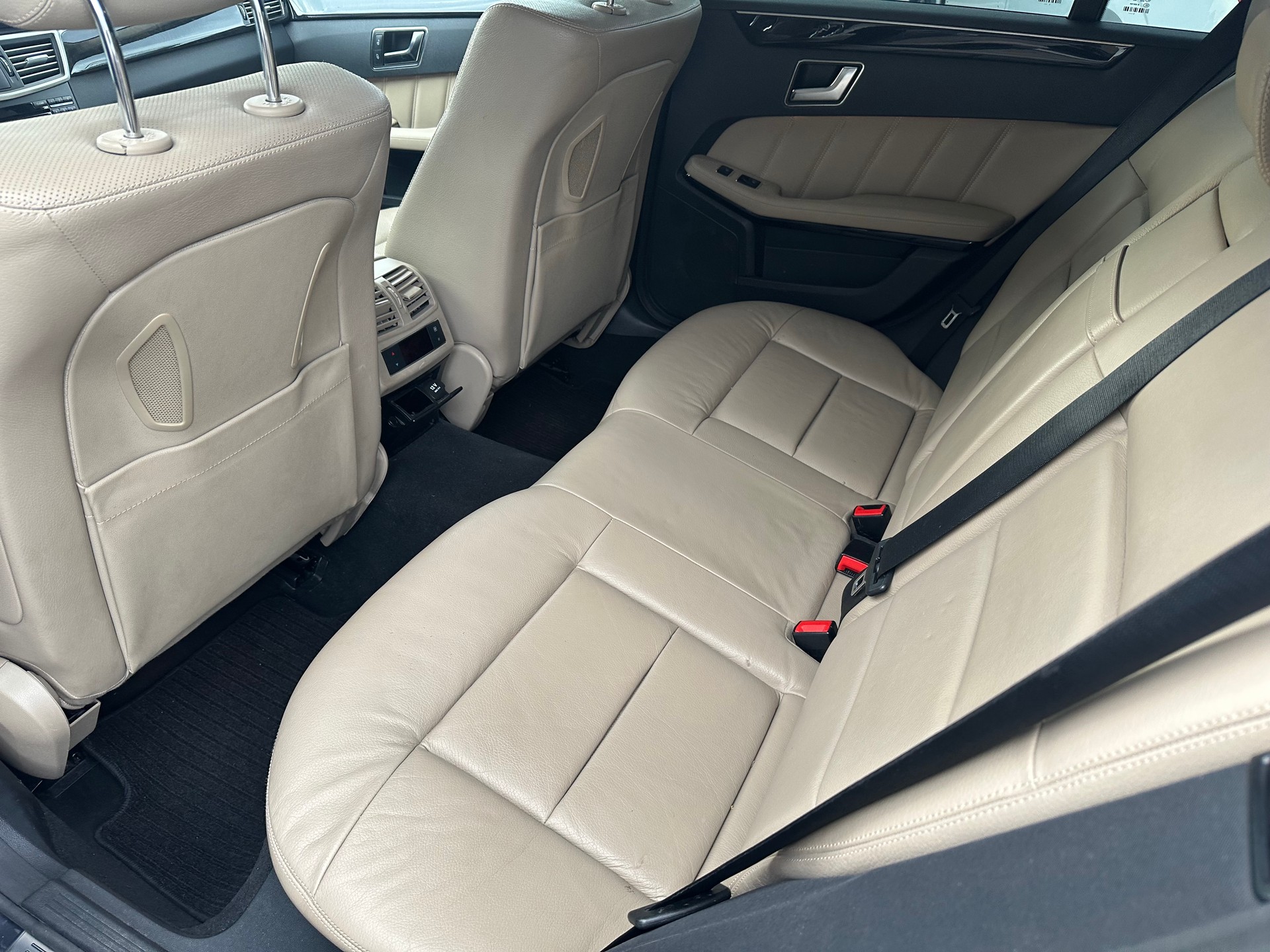 MERCEDES-BENZ E 350-image-6