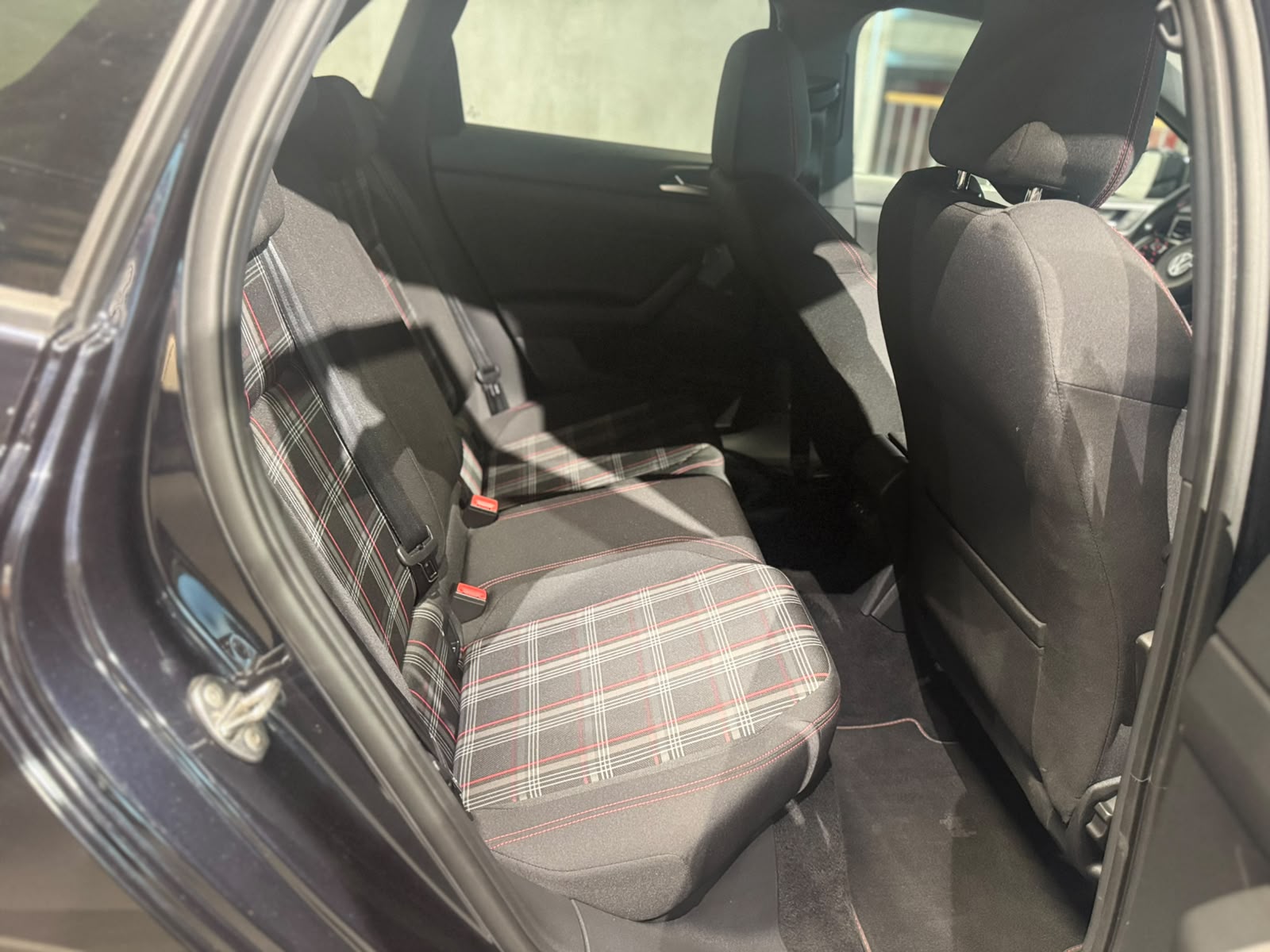 VW Polo 2.0 TSI GTI DSG (CH)-image-6