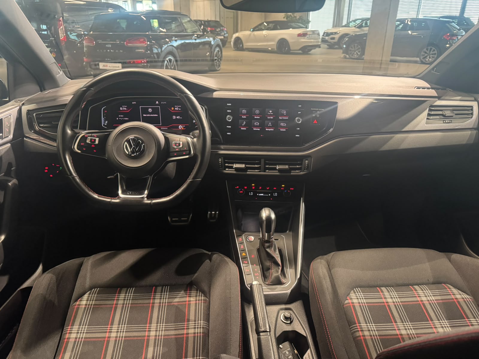 VW Polo 2.0 TSI GTI DSG (CH)-image-9
