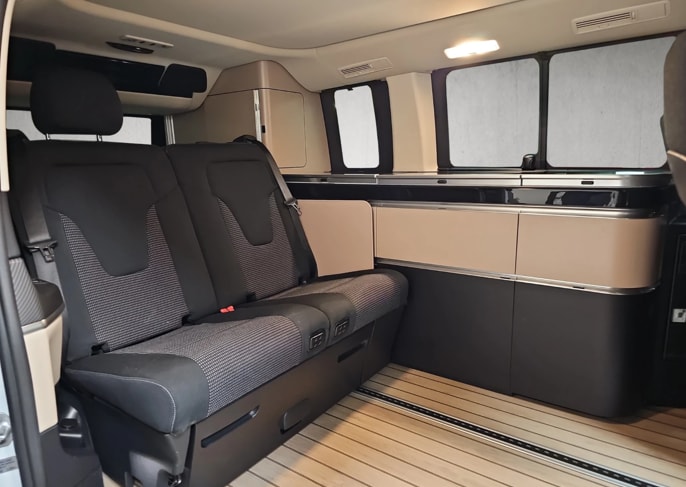 MERCEDES-BENZ 300d 4M Automat-image-4