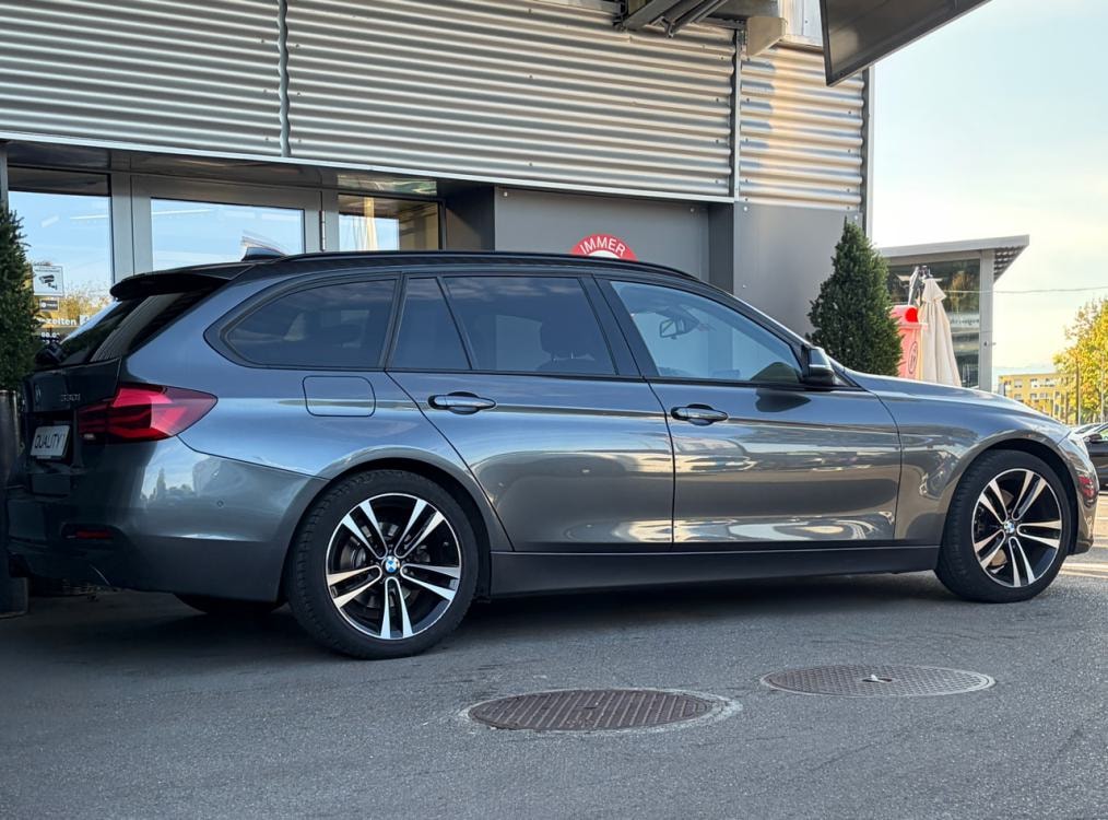 BMW 330i xDrive Touring Edition Sport Line Steptronic-showroom-element-2