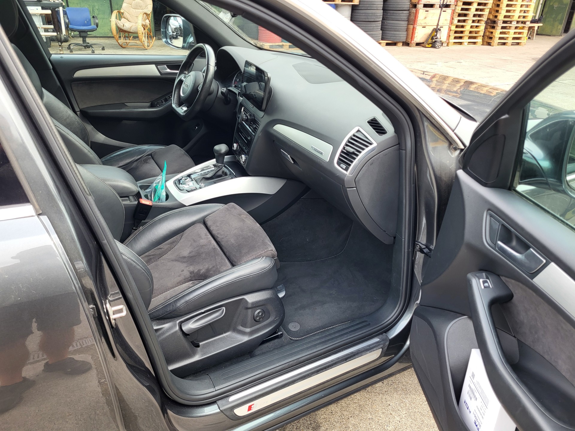 AUDI Q5 2.0 TDI quattro S-tronic-image-5