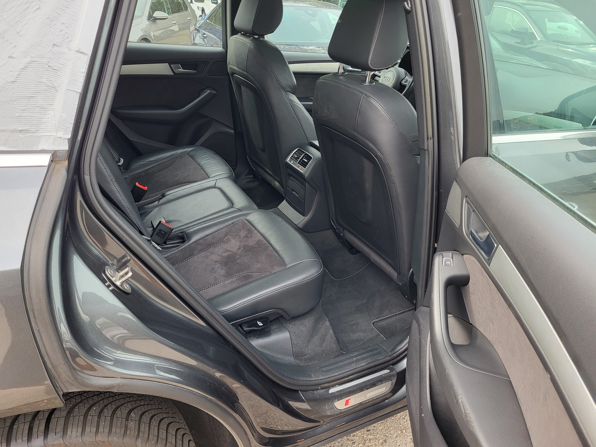 AUDI Q5 2.0 TDI quattro S-tronic-image-11