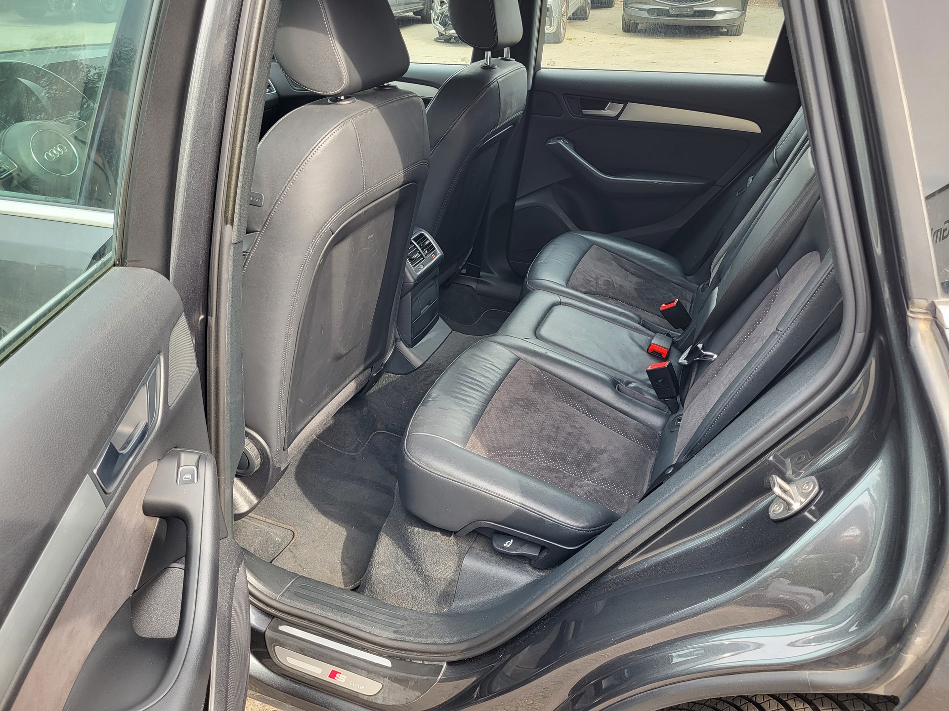 AUDI Q5 2.0 TDI quattro S-tronic-image-14