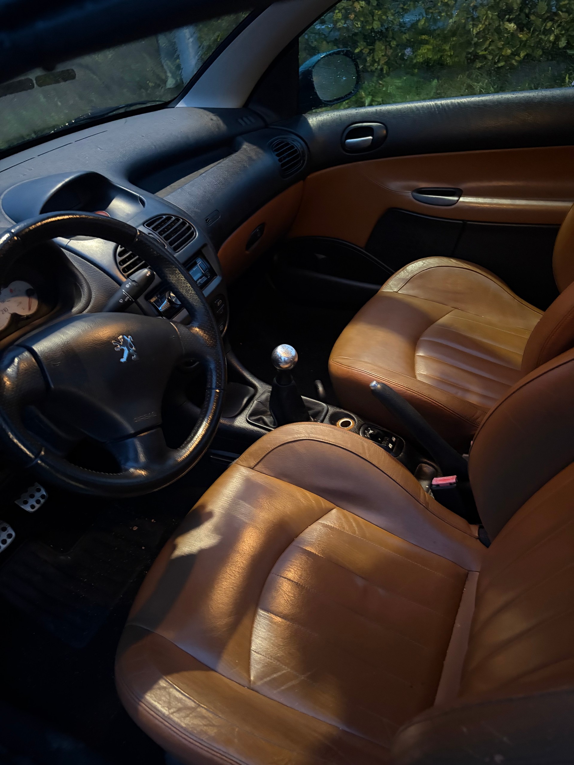 PEUGEOT 206 CC 2.0 16V Roland Garros-image-1