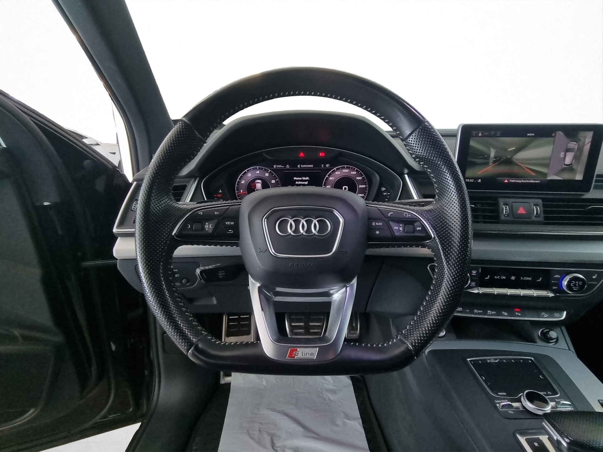 AUDI Q5 2.0 TFSI quattro S-Tronic-image-8