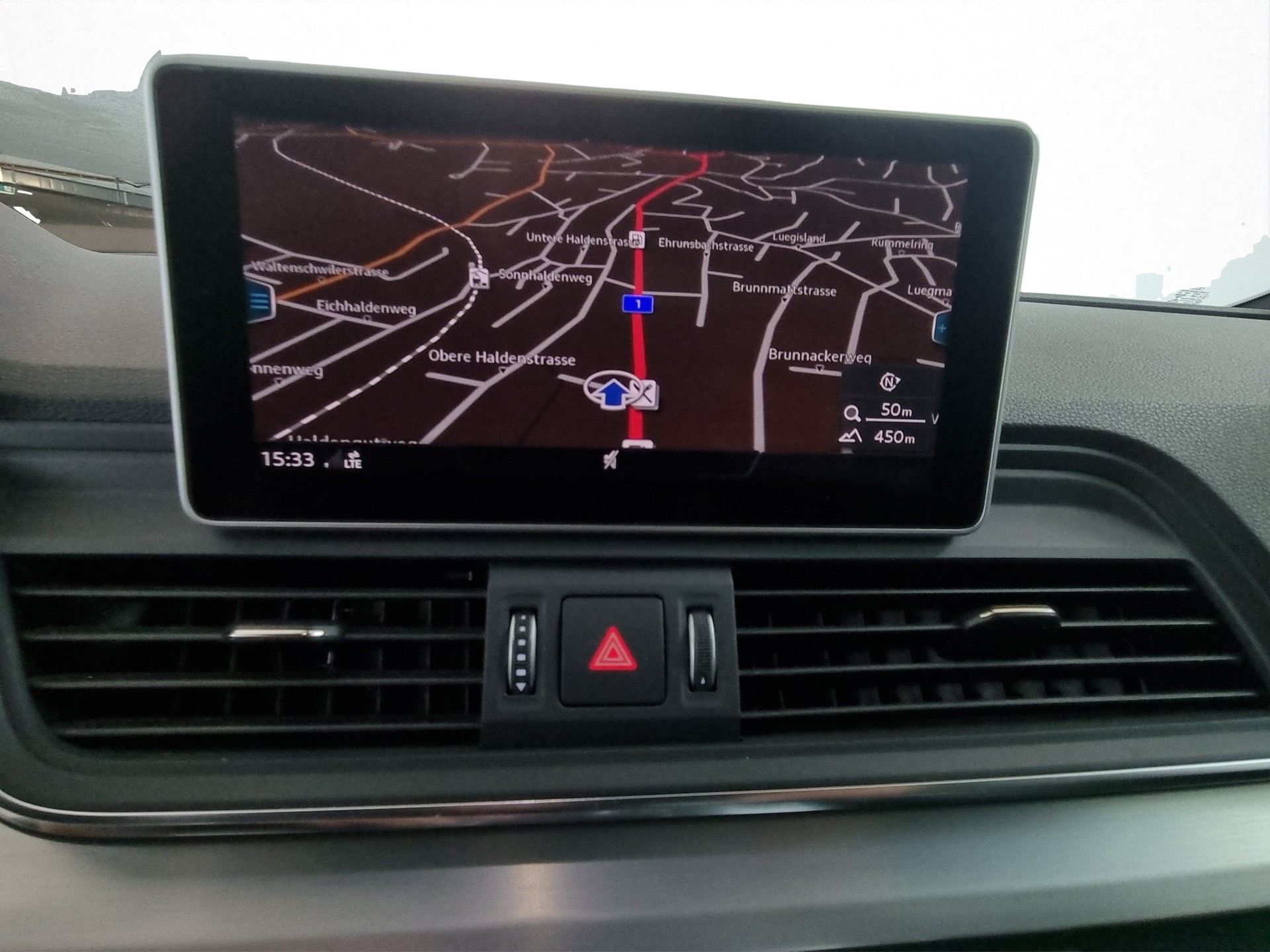 AUDI Q5 2.0 TFSI quattro S-Tronic-image-12