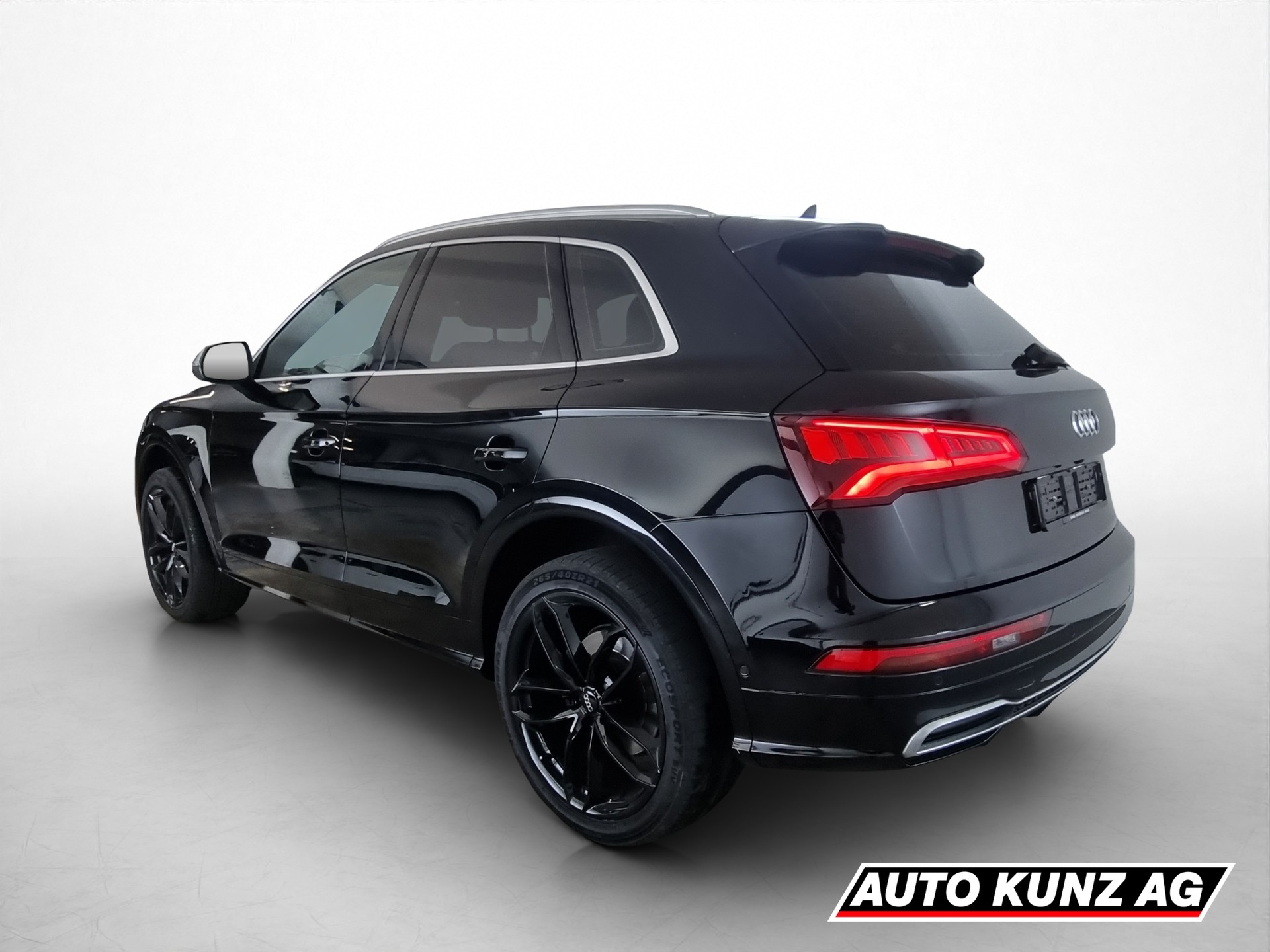 AUDI Q5 2.0 TFSI quattro S-Tronic-image-3