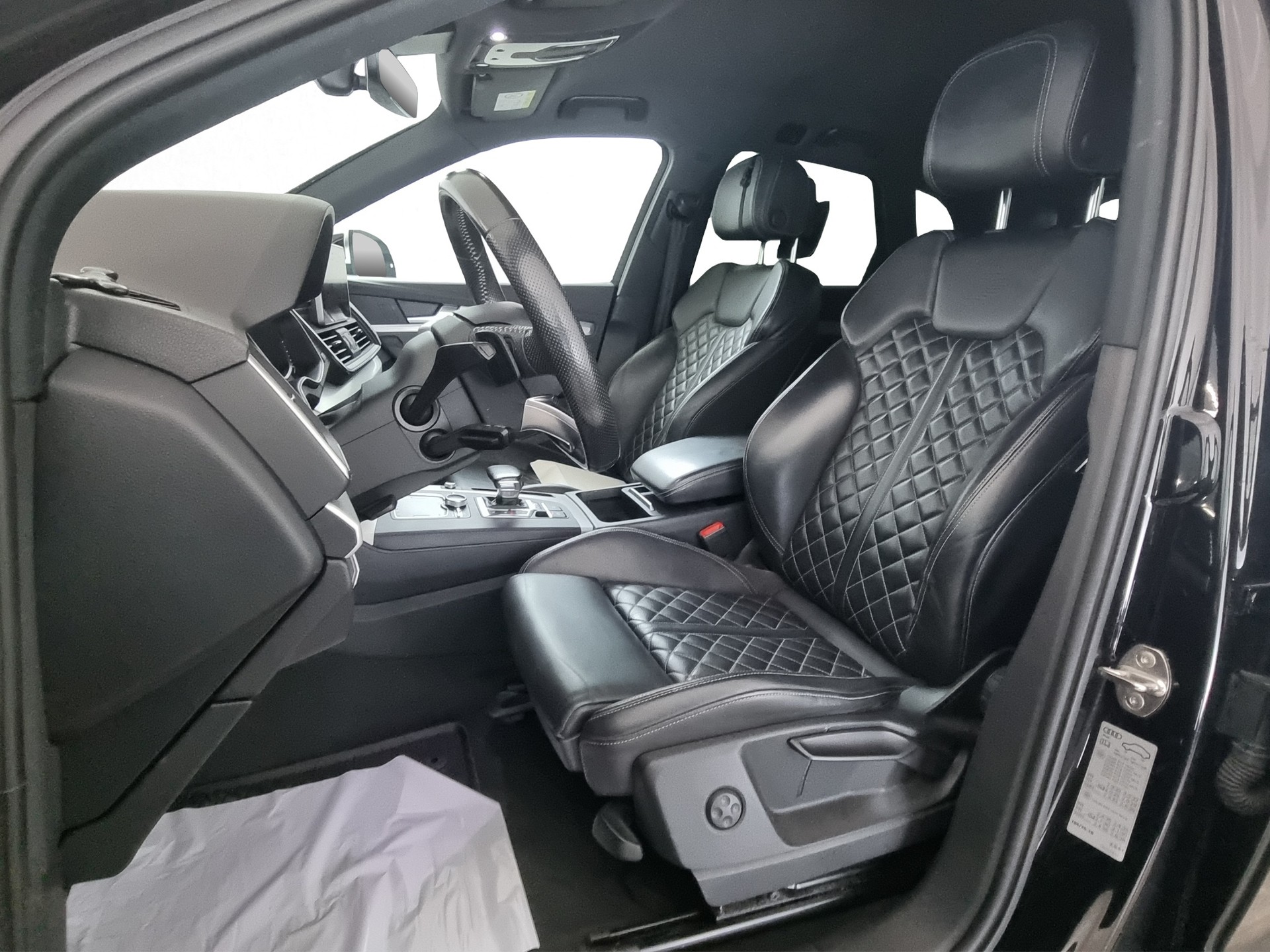 AUDI Q5 2.0 TFSI quattro S-Tronic-image-5
