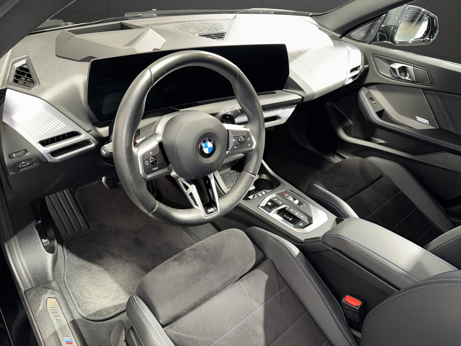 BMW 220i Gran Coupé M Sport-image-7