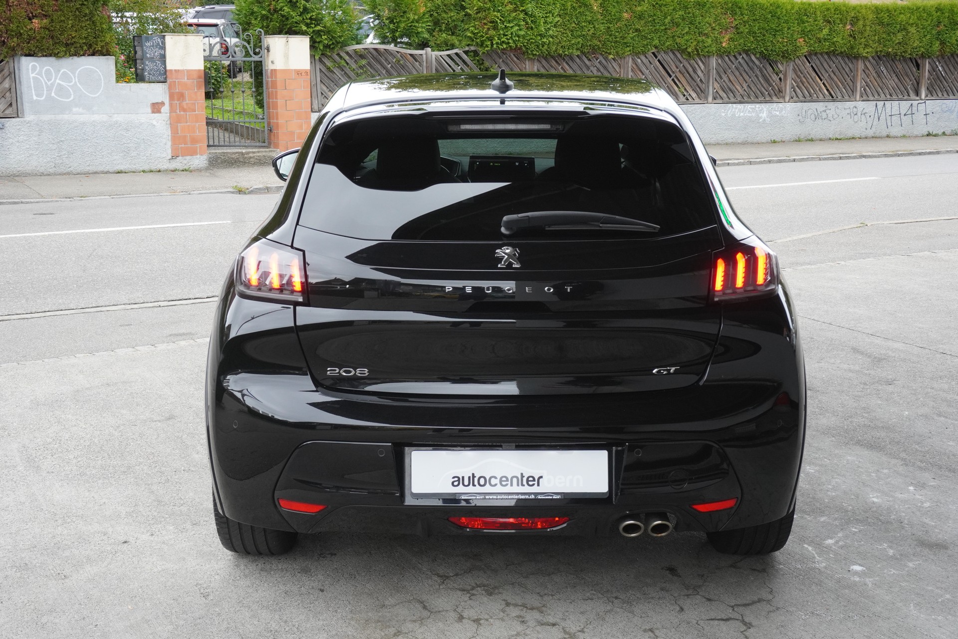 PEUGEOT 208 1.2 PureTech GT Line EAT8-image-4