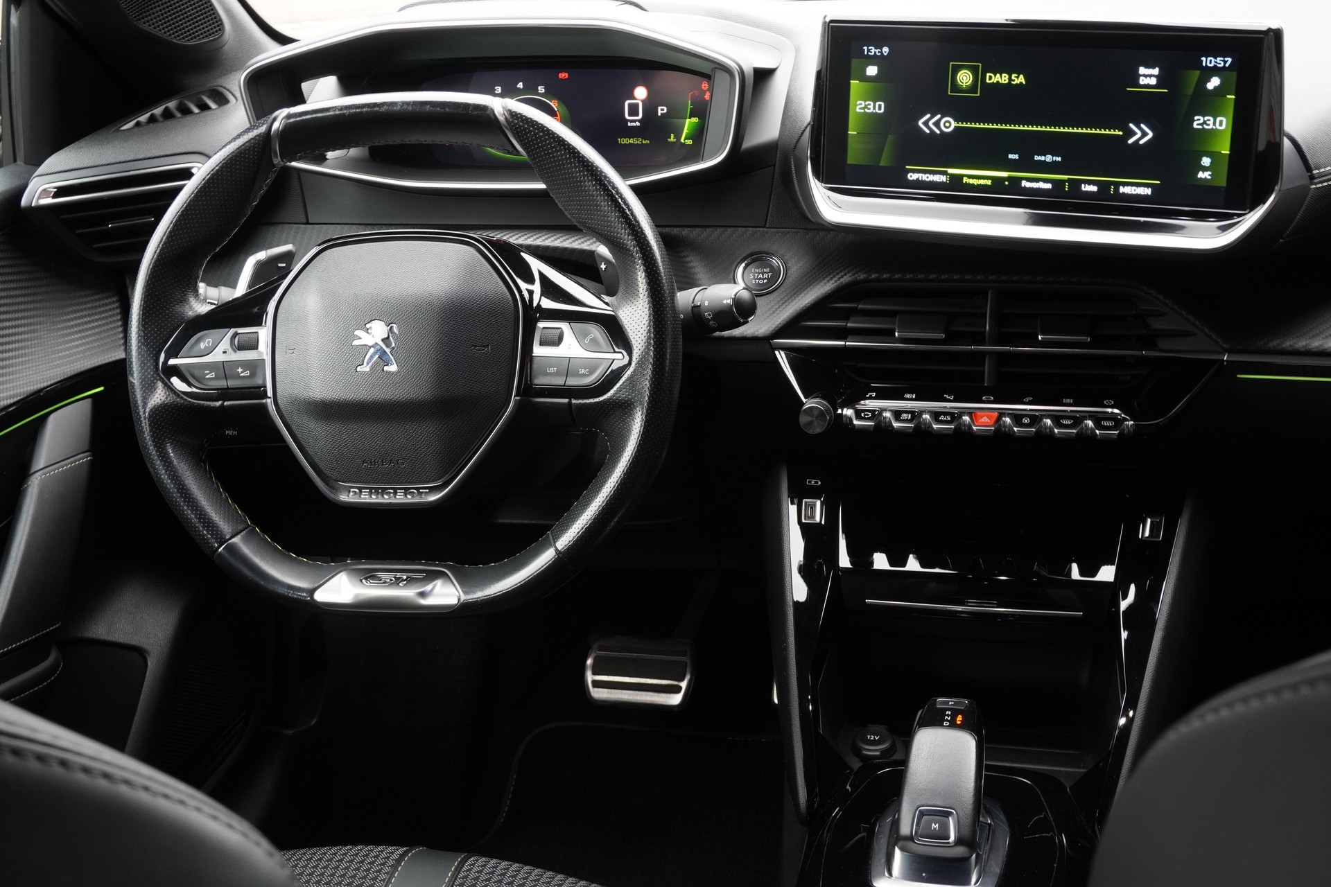 PEUGEOT 208 1.2 PureTech GT Line EAT8-image-9