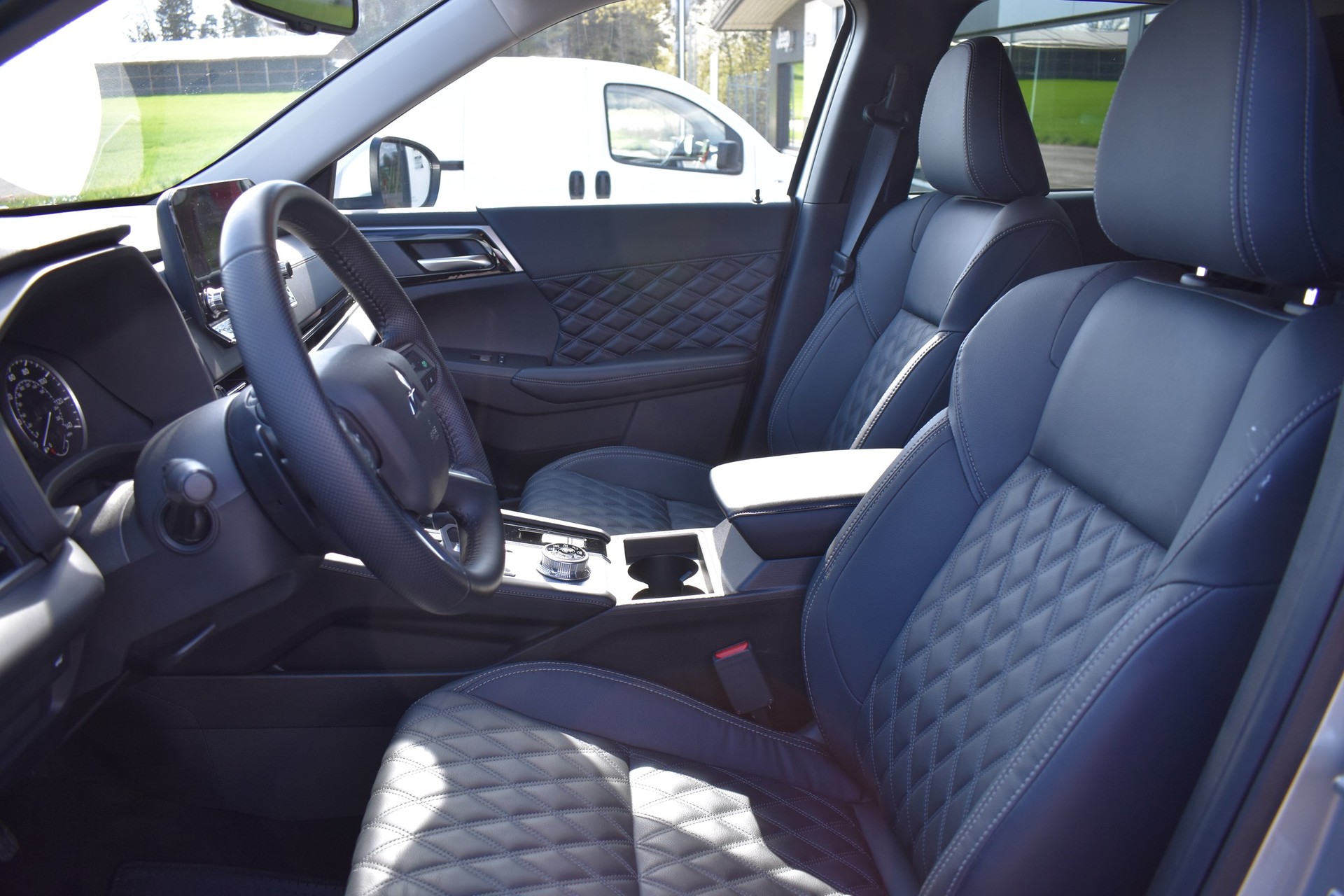 MITSUBISHI OUTLANDER S-AWC-image-14