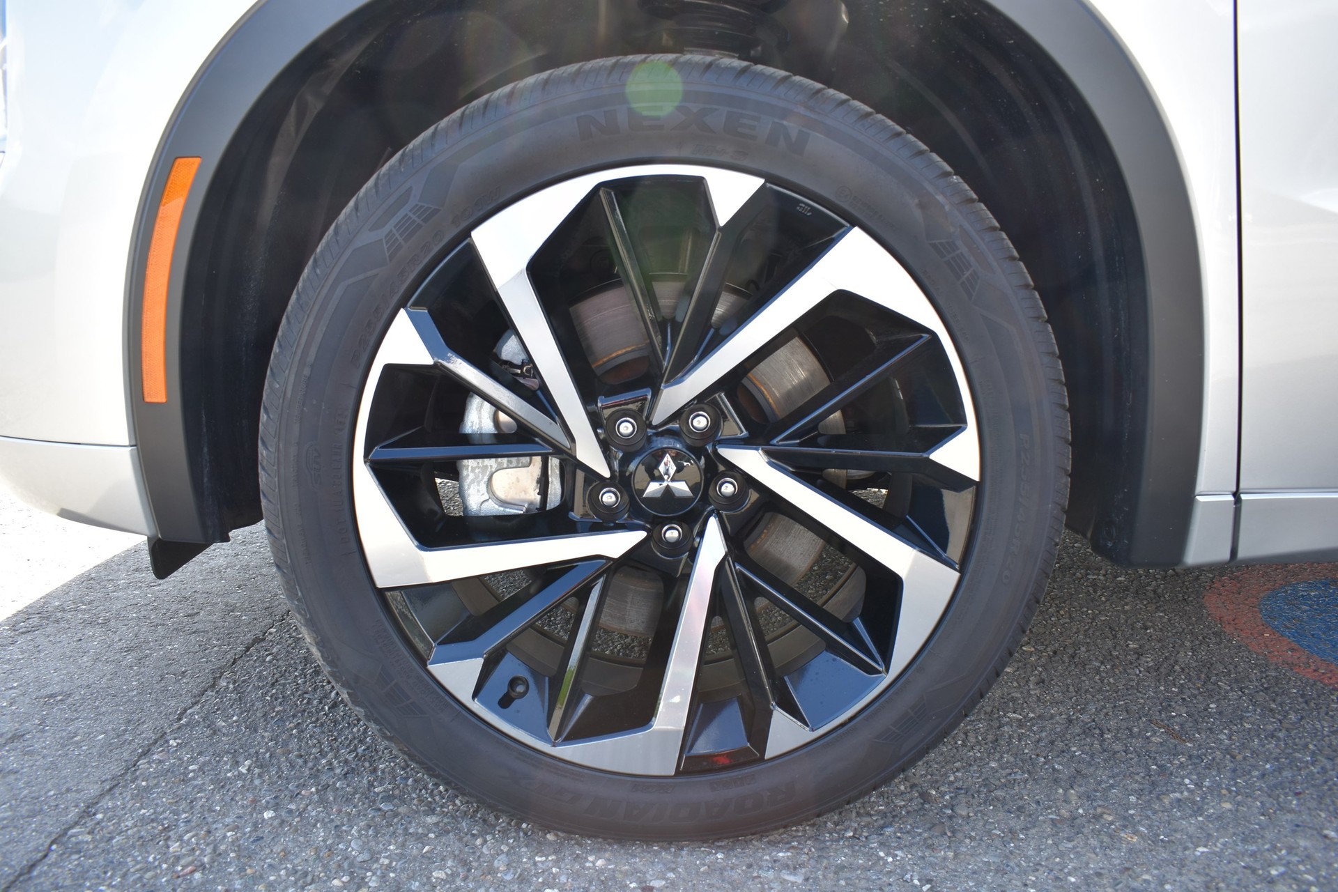 MITSUBISHI OUTLANDER S-AWC-image-8
