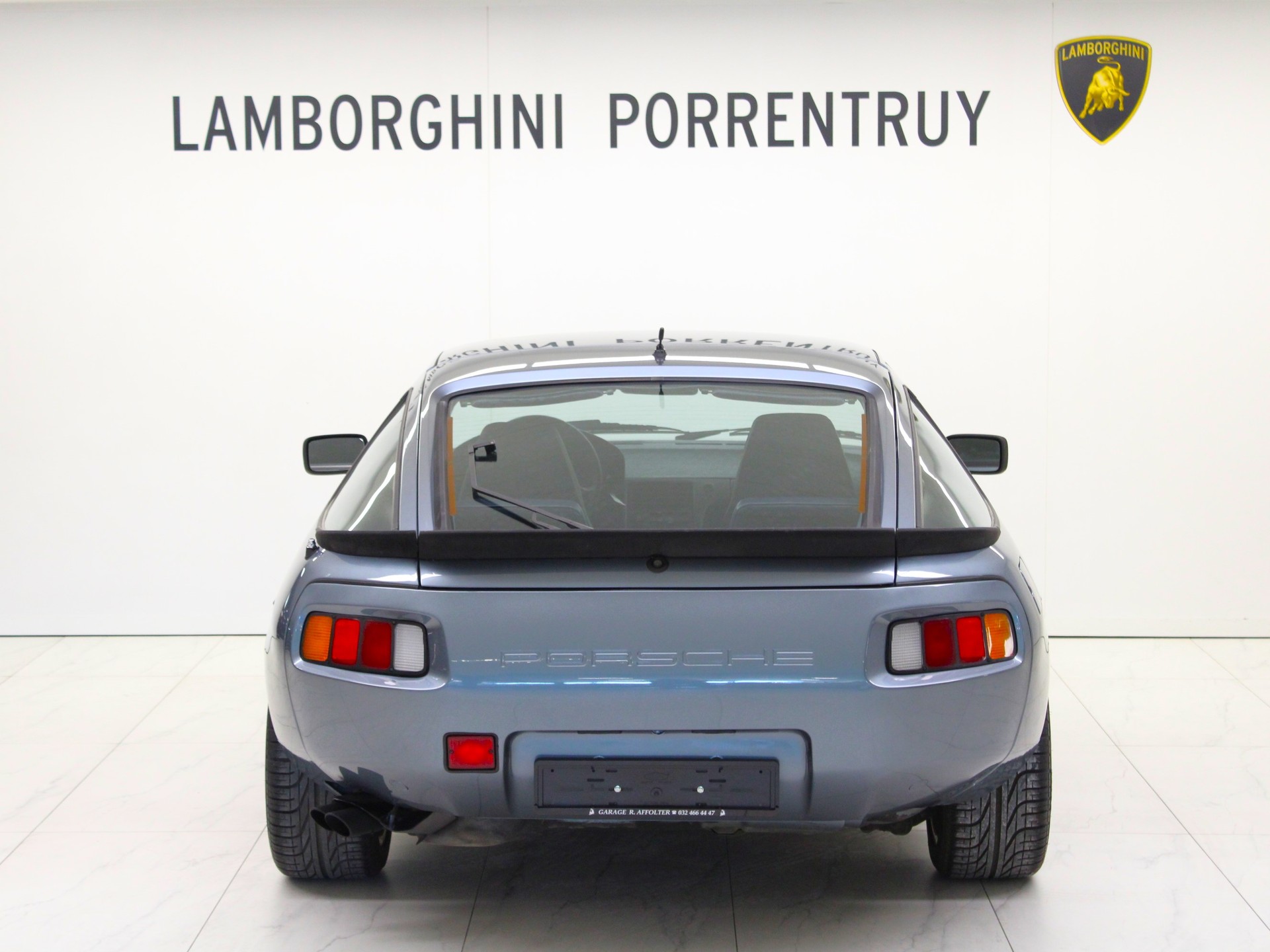 PORSCHE 928 S-image-3