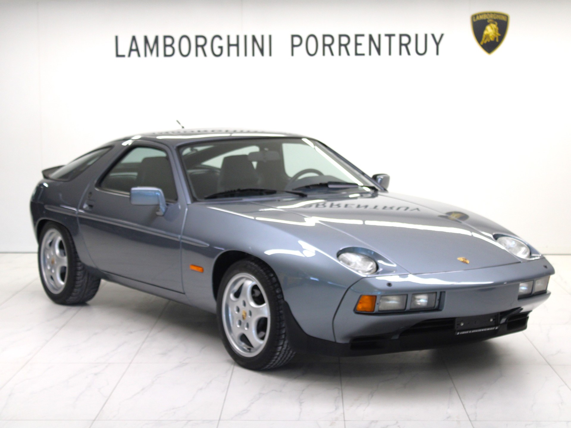 PORSCHE 928 S-image-0