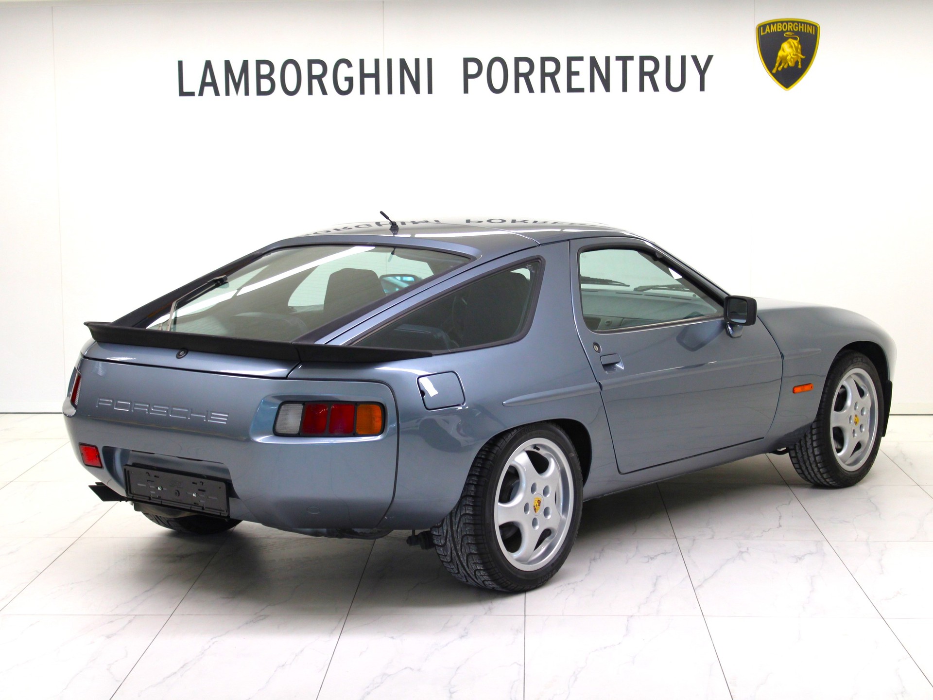 PORSCHE 928 S-image-2