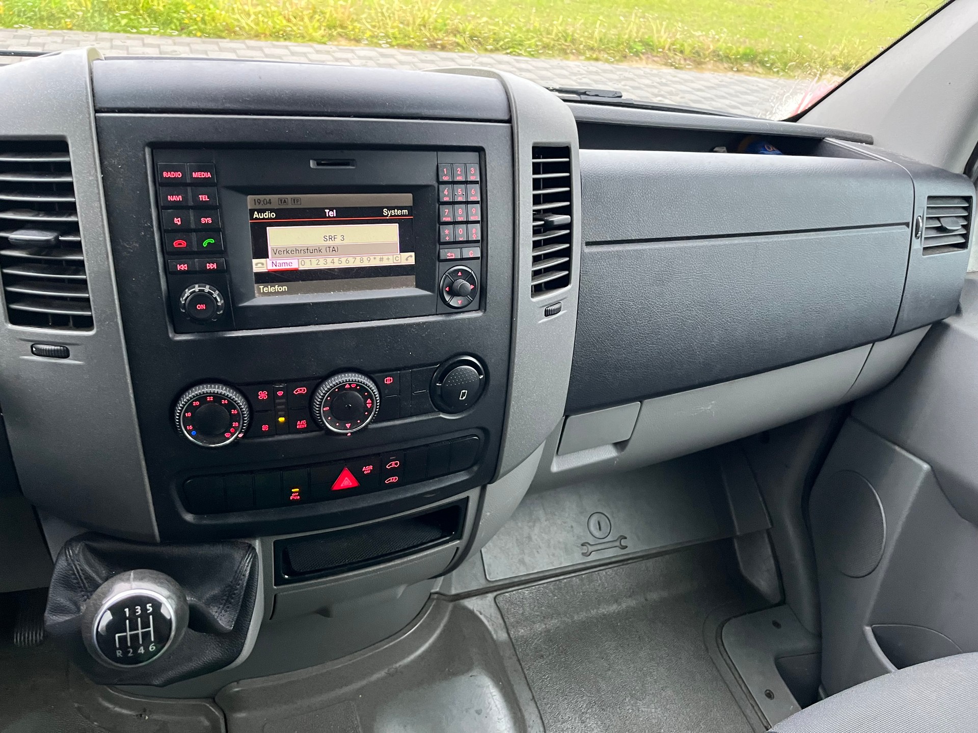 VW Crafter 35 2.0 TDI CR-image-7