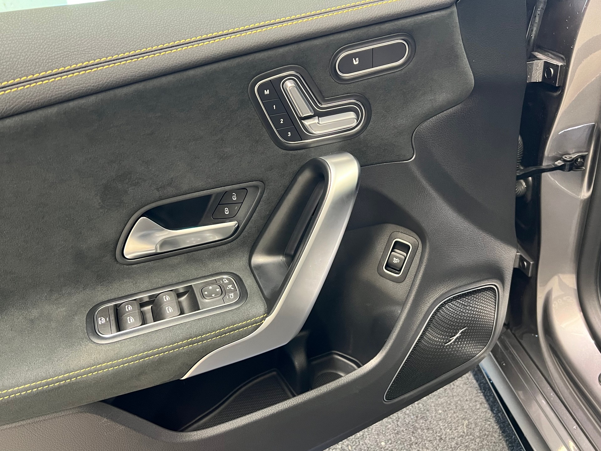 MERCEDES-BENZ CLA 45 S AMG 4Matic+ 8G-DCT-image-11