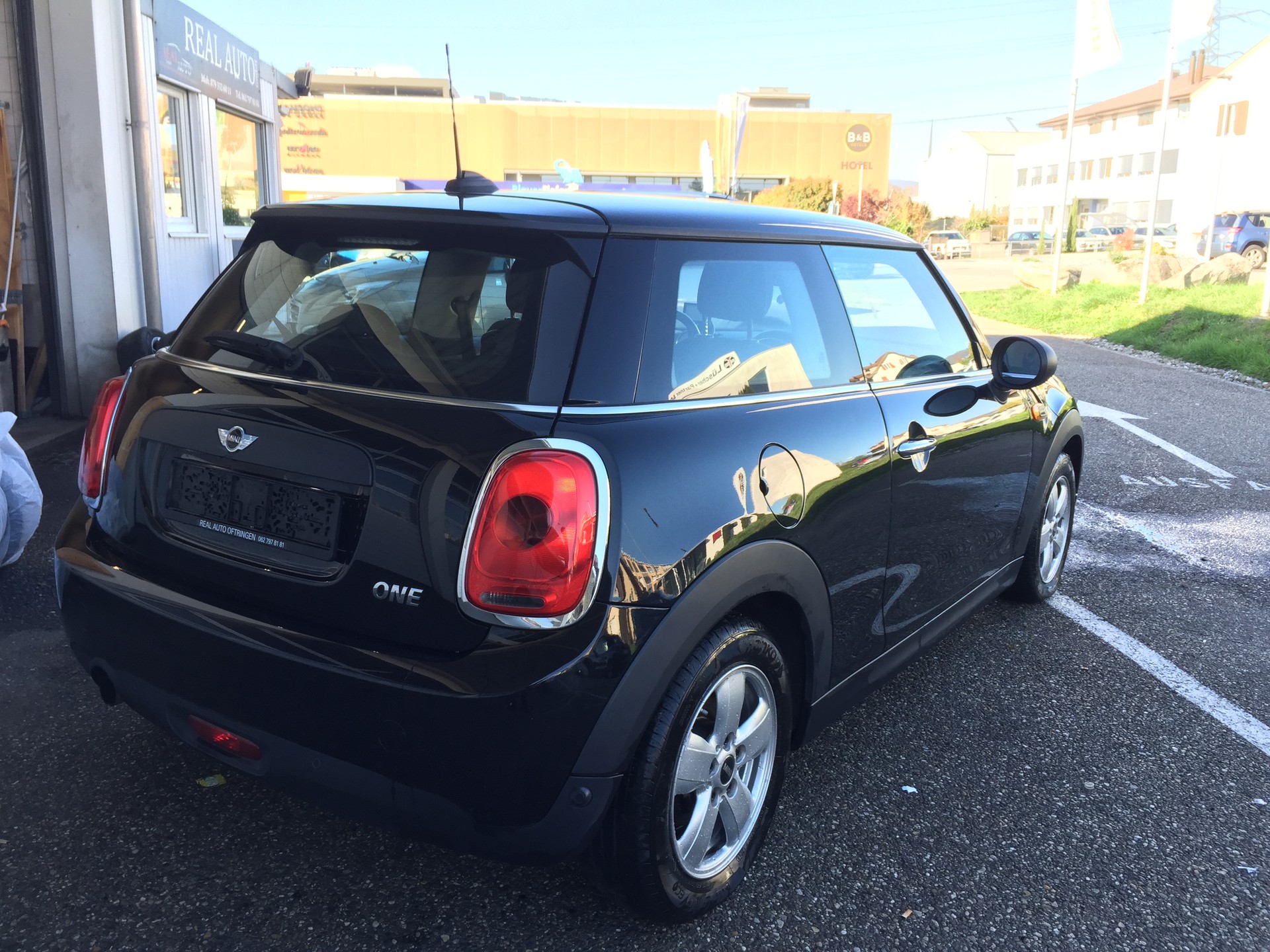 MINI Mini One First-image-5