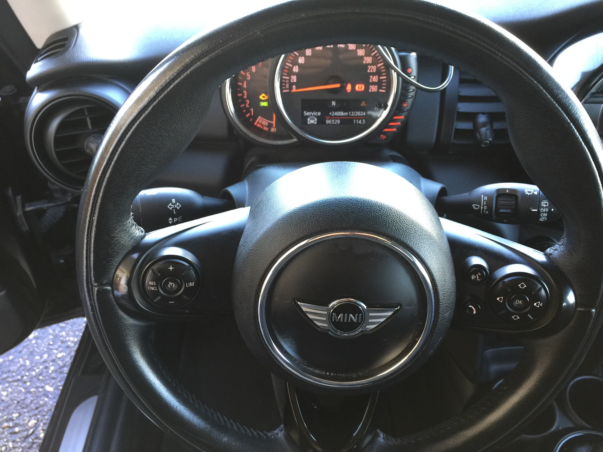 MINI Mini One First-image-13