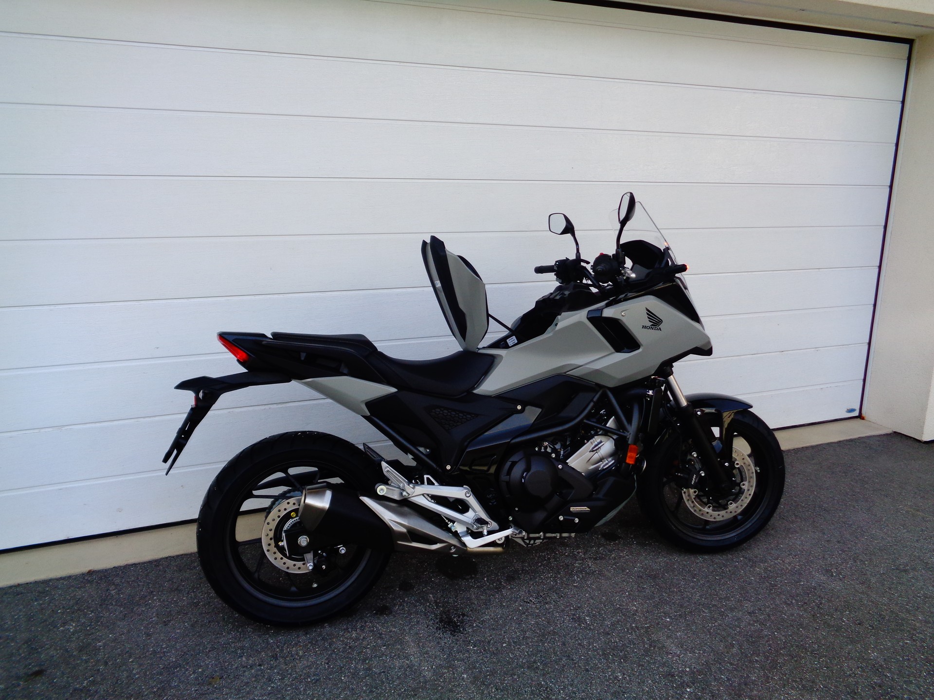 HONDA NC 750 X DCT-showroom-element-1