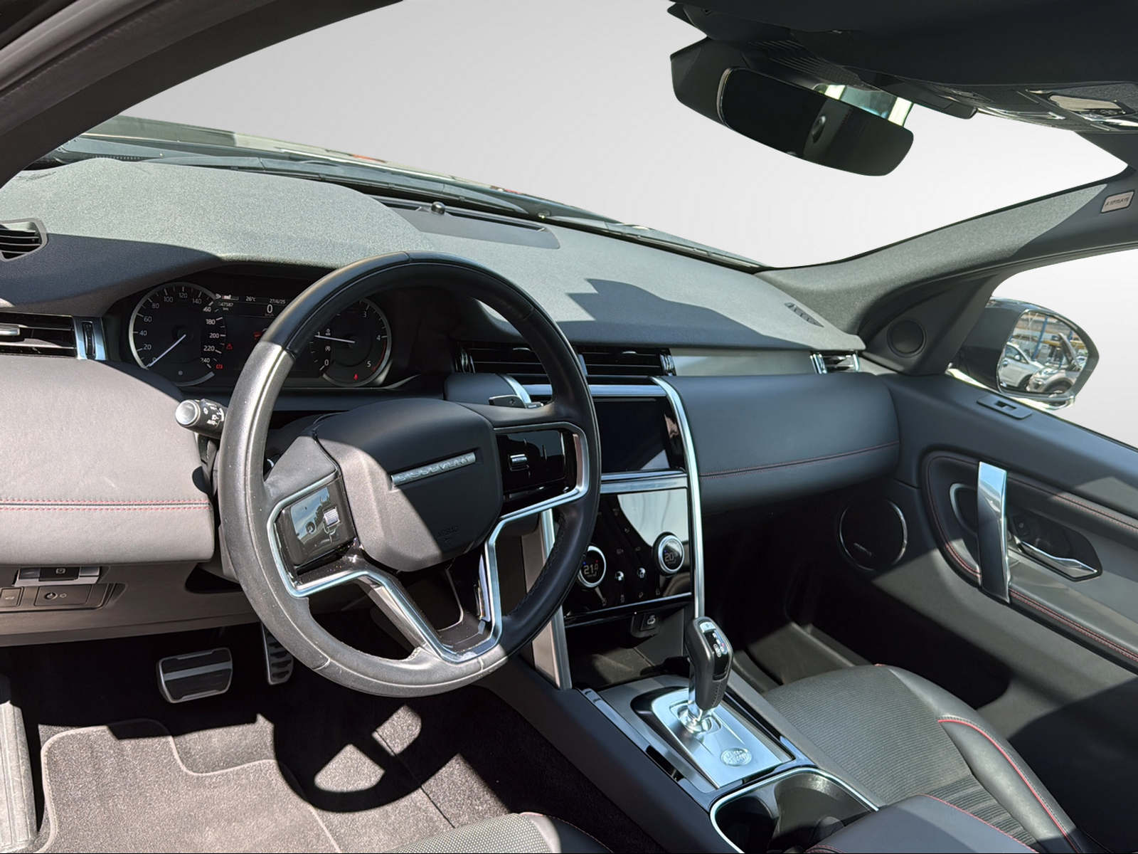 LAND ROVER Discovery Sport D200 2.0D TD4 MHEV HSE AT9-image-6