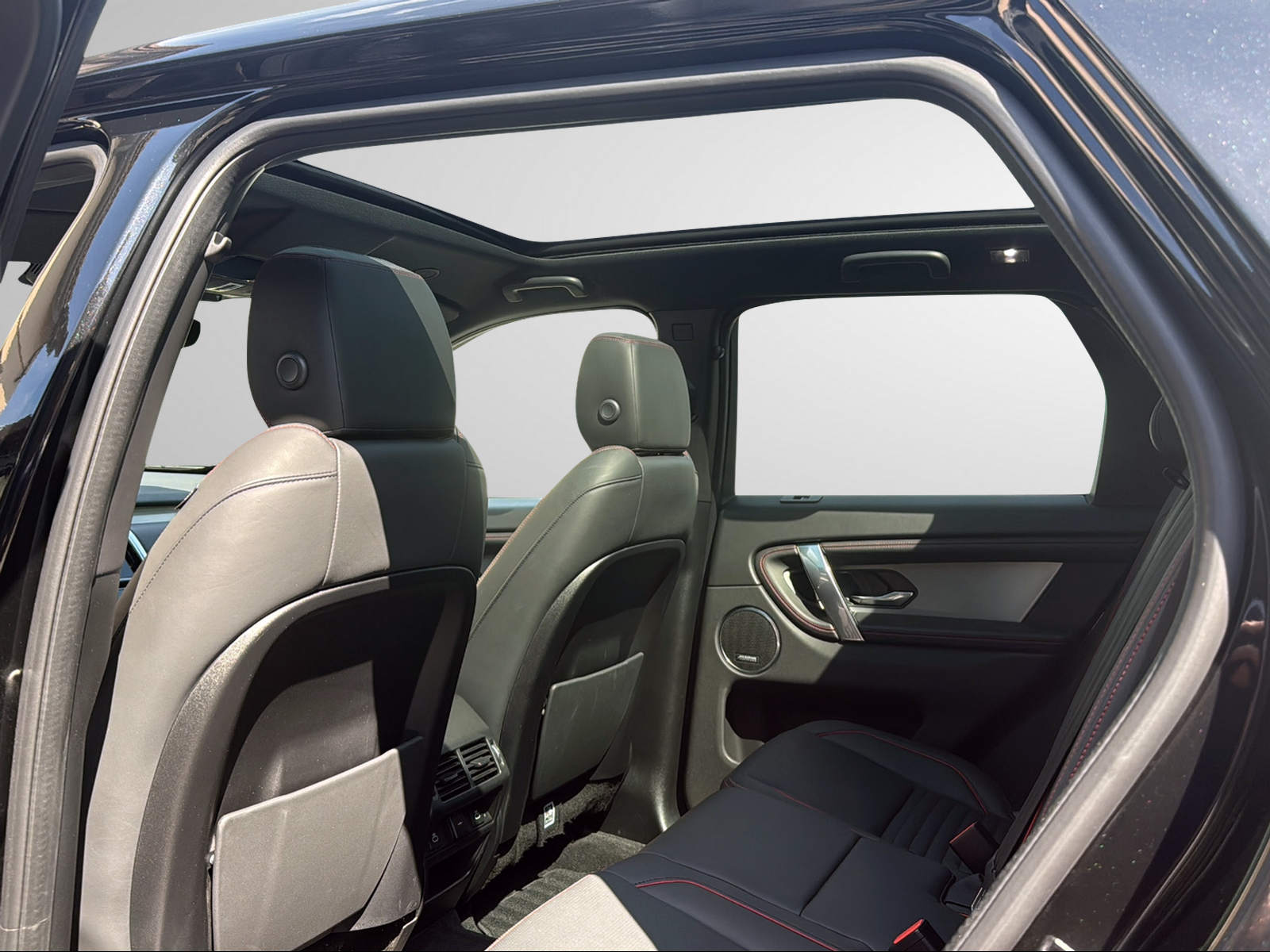 LAND ROVER Discovery Sport D200 2.0D TD4 MHEV HSE AT9-image-8