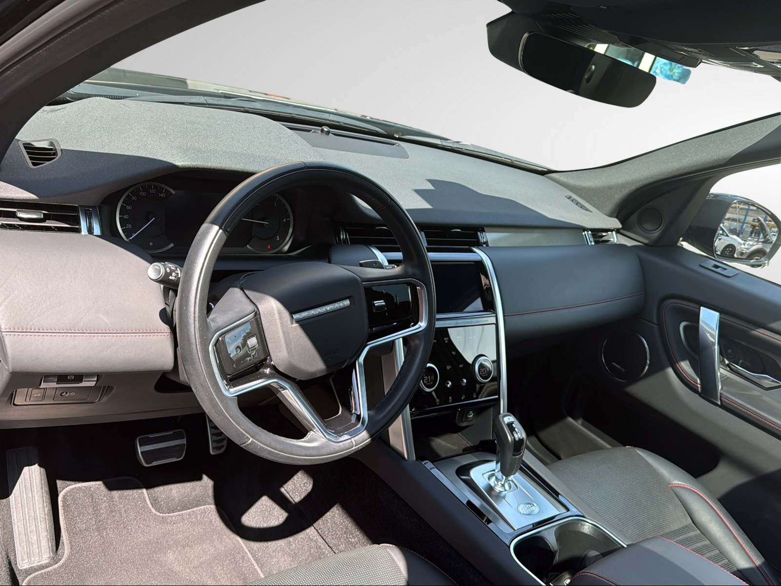 LAND ROVER Discovery Sport D200 2.0D TD4 MHEV HSE AT9-image-5