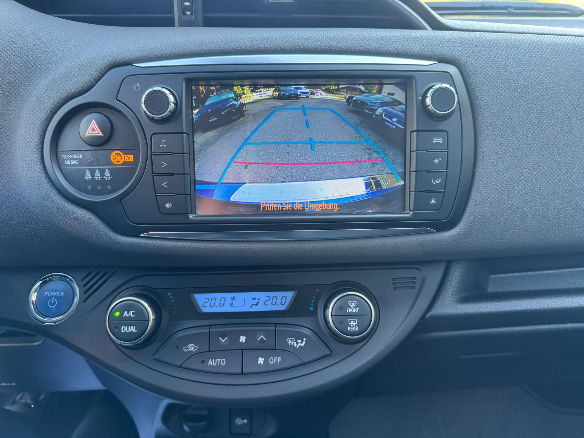 TOYOTA Yaris 1.5 VVT-i Hybrid Sol Premium e-CVT-image-8