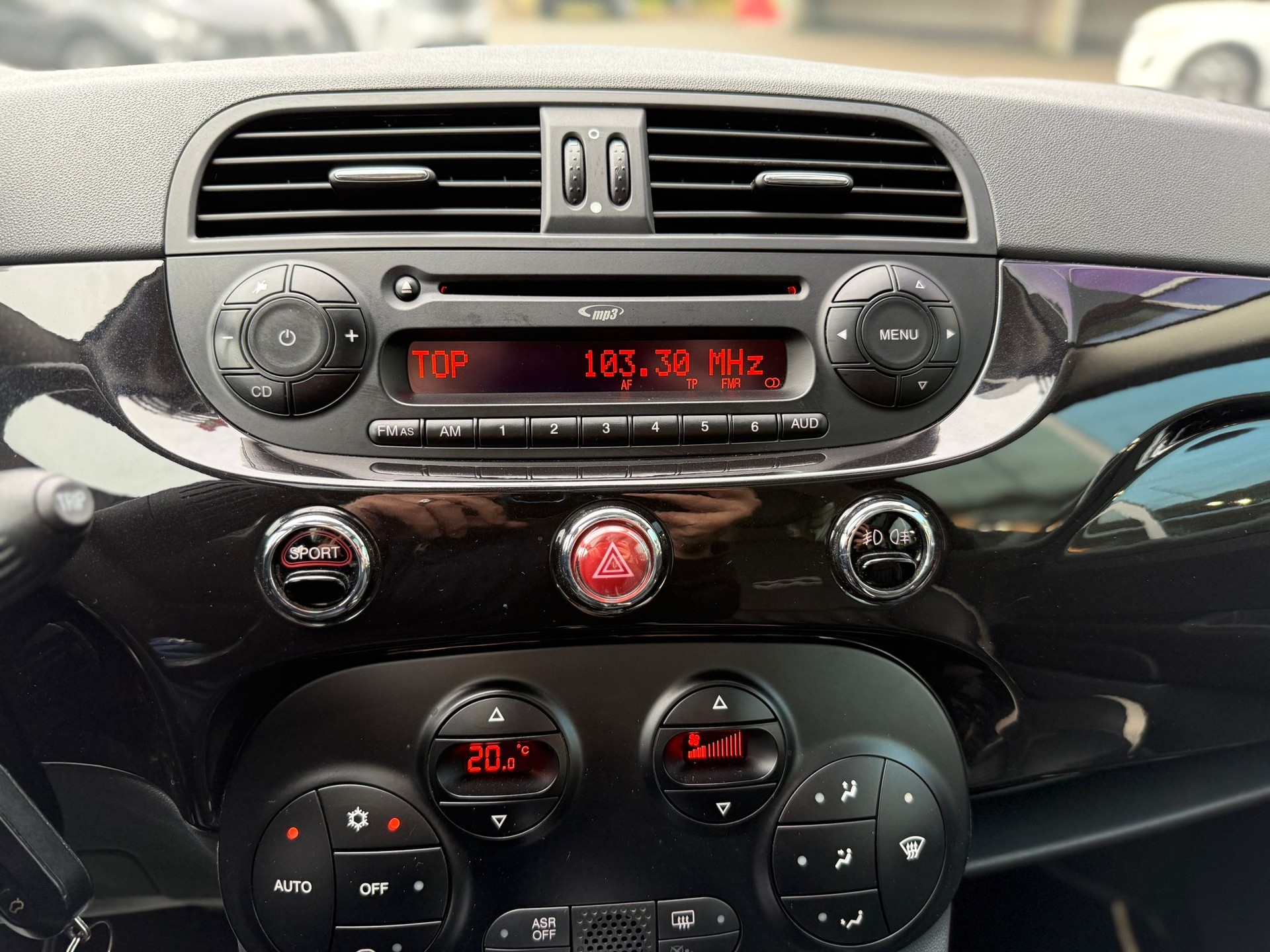 FIAT 500 0.9 Twinair Turbo Sonderedition: Ron Arad-image-10