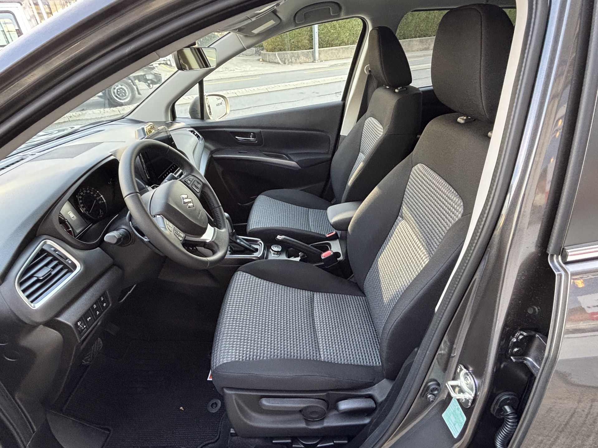 SUZUKI S-Cross 1.4 16V Compact+ MHD 4WD Automatic-showroom-element-3
