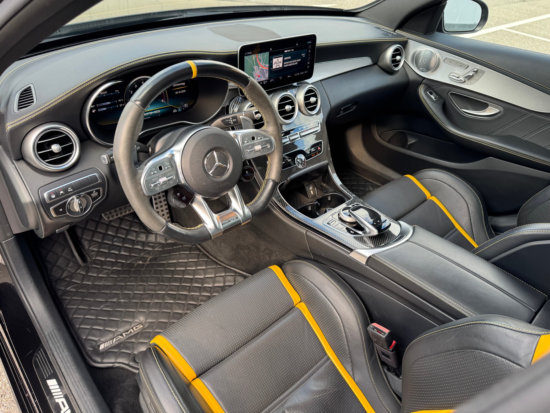 MERCEDES-BENZ C 63 S AMG Yellow Night Edition-image-15