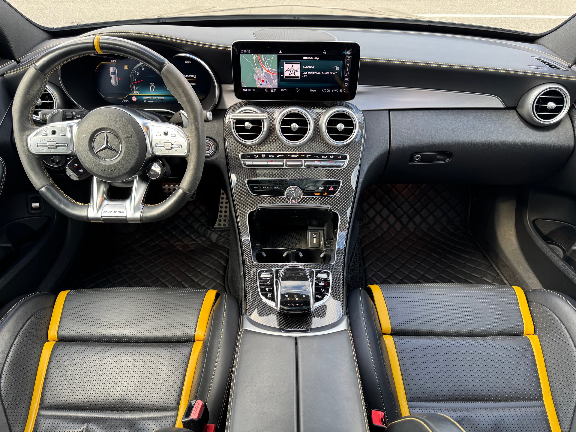 MERCEDES-BENZ C 63 S AMG Yellow Night Edition-image-19