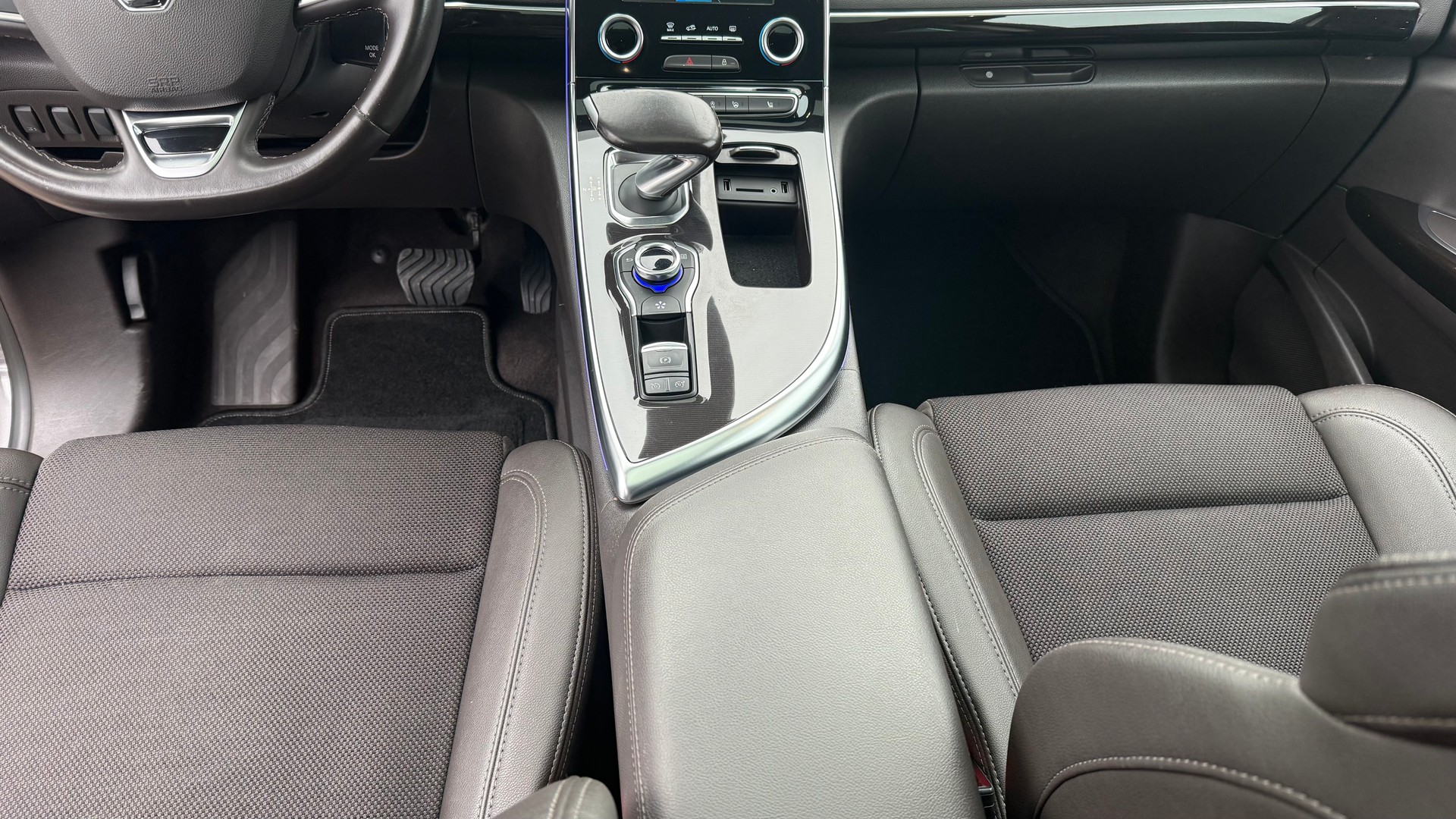 RENAULT Espace 1.6 dCi Intens EDC-image-8