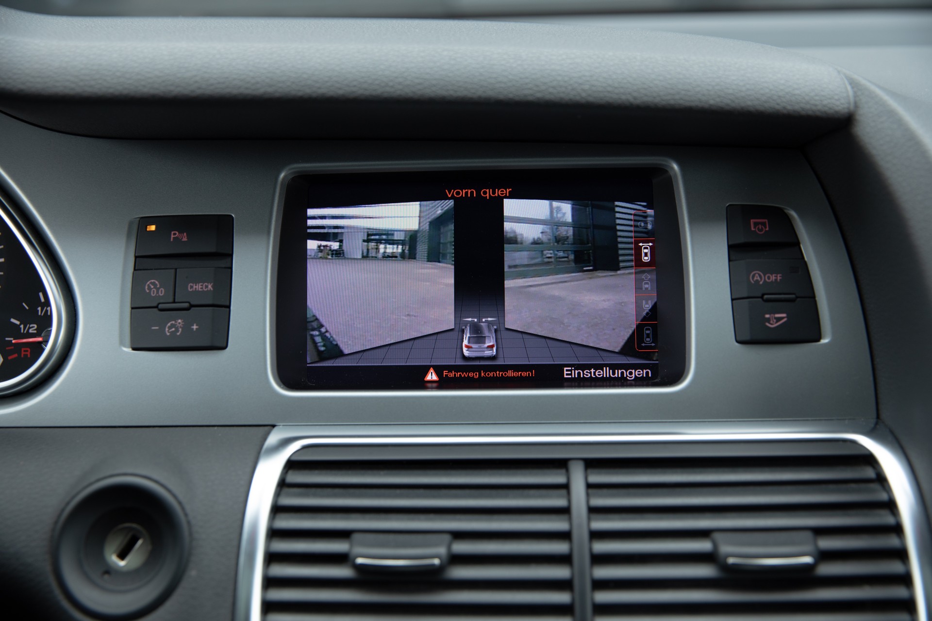 AUDI Q7 3.0 TDI quattro tiptronic-image-12