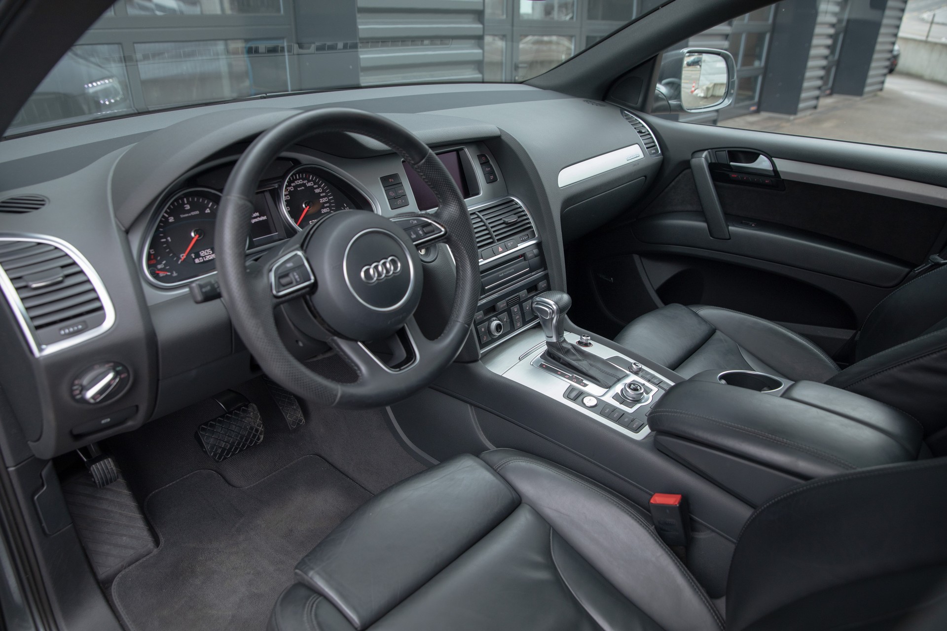 AUDI Q7 3.0 TDI quattro tiptronic-image-6