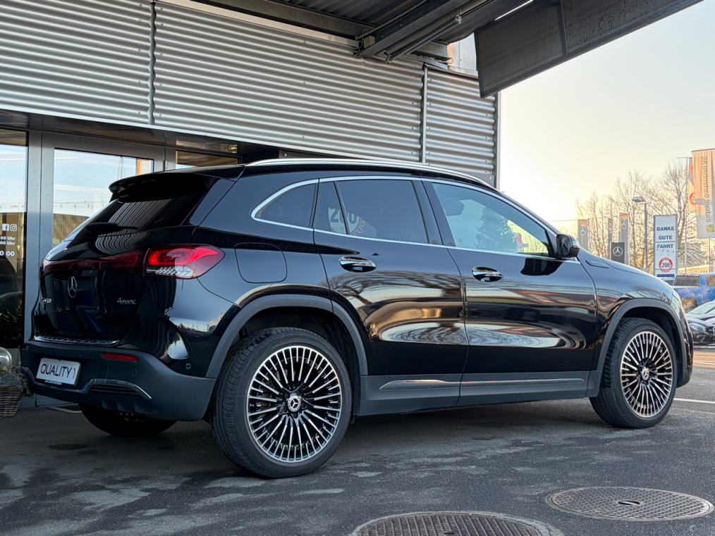 MERCEDES-BENZ EQA 300 AMG Line 4Matic-image-2