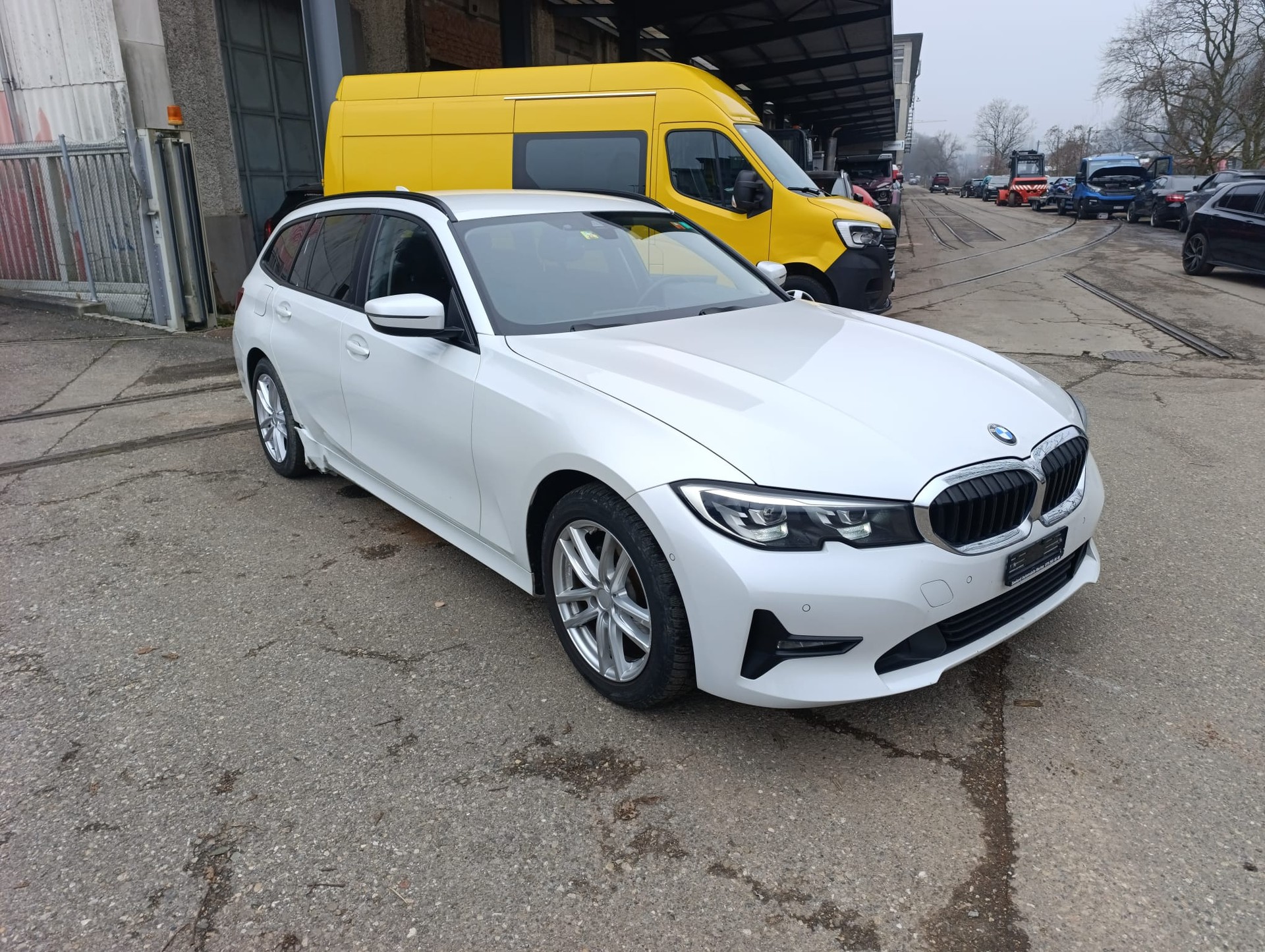 BMW 320d xDrive 48V Touring Steptronic-image-0