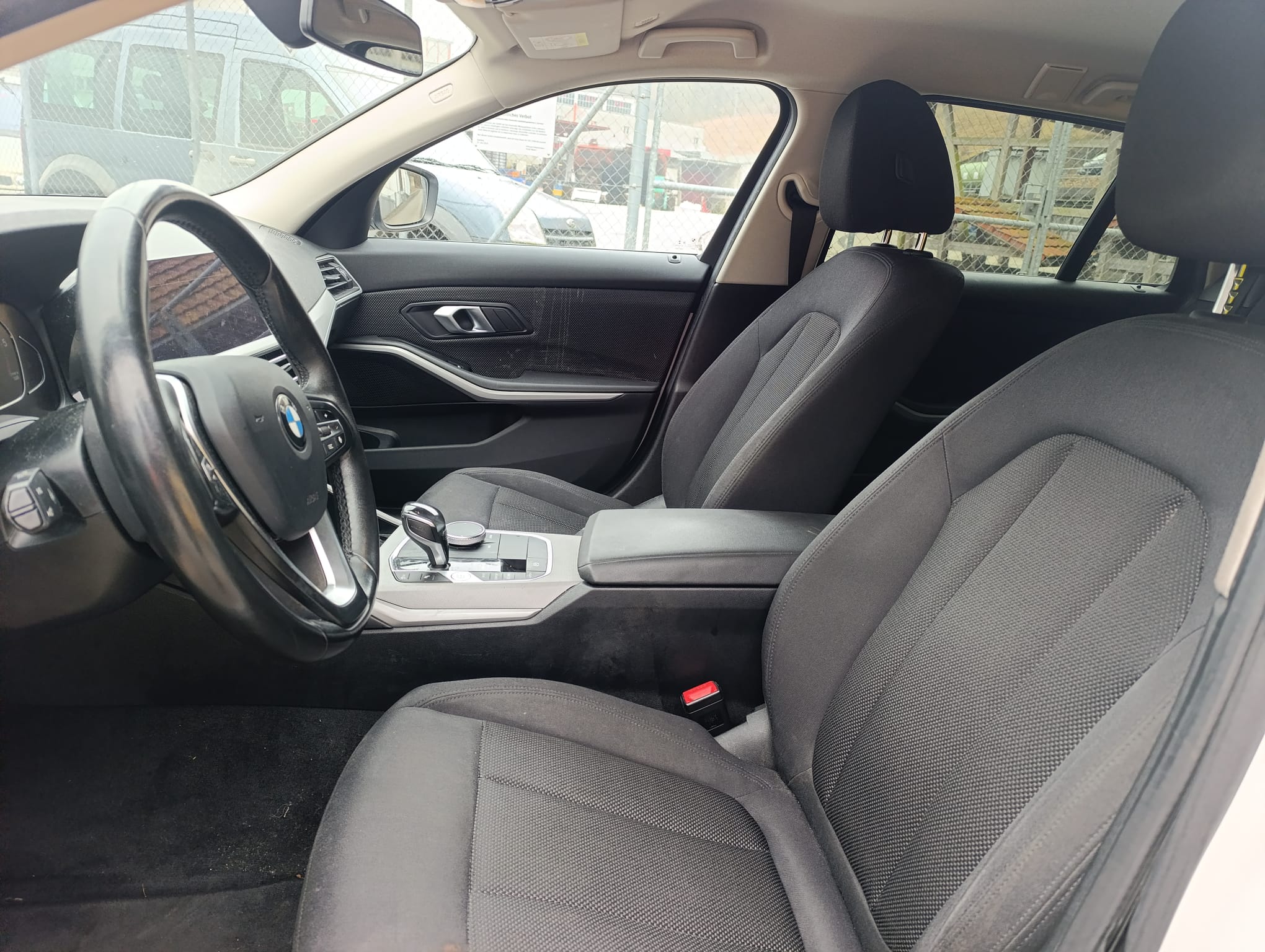 BMW 320d xDrive 48V Touring Steptronic — slika 8